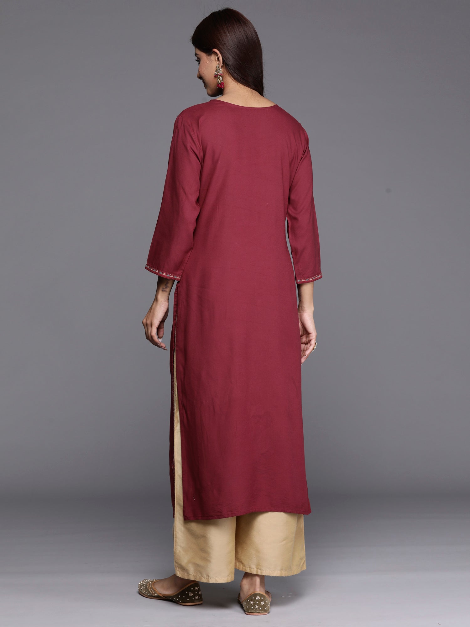 Women's Maroon Viscose Rayon Kurta - Taantav