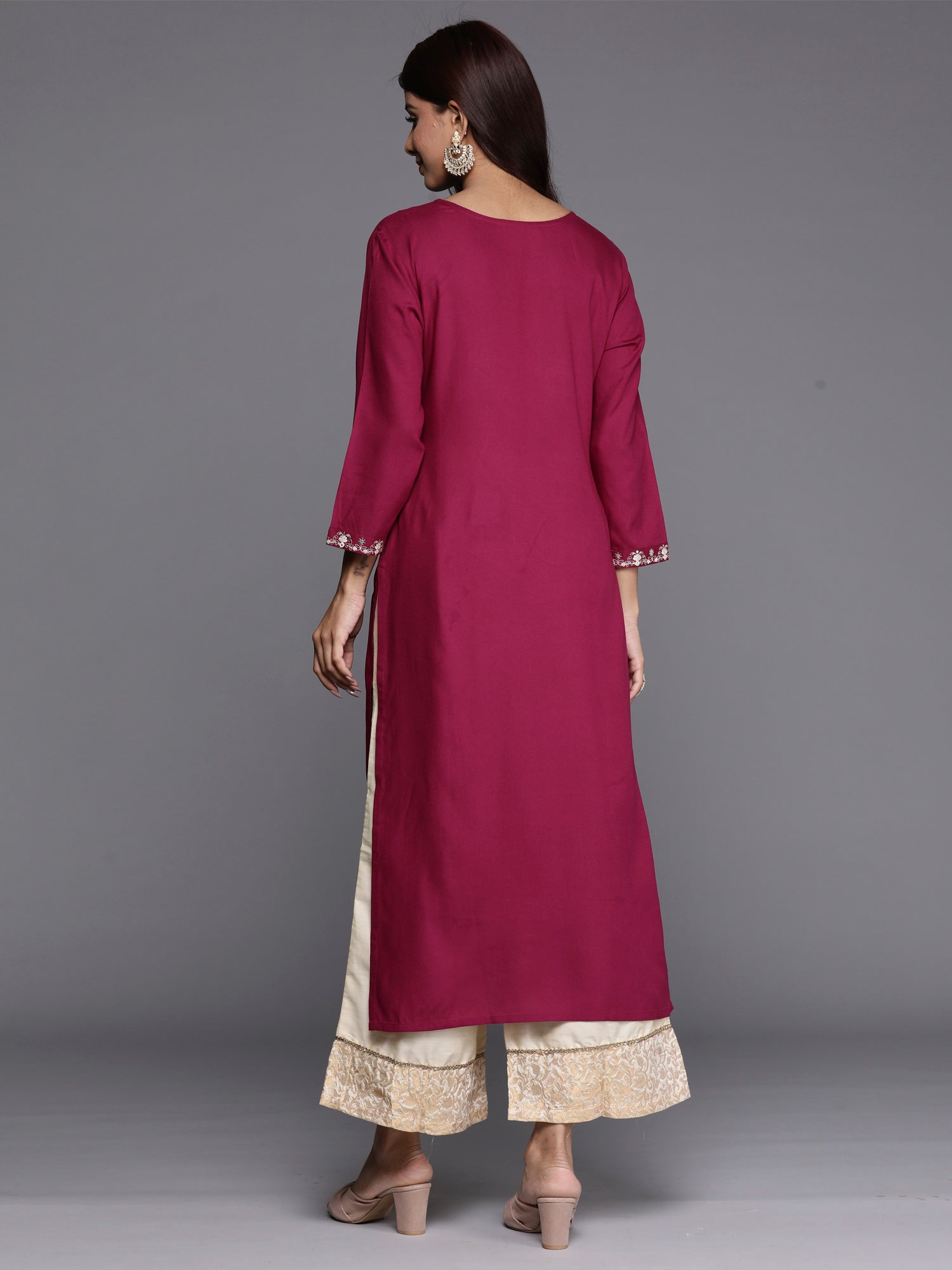 Women's Burgundy Viscose Rayon Kurta - Taantav