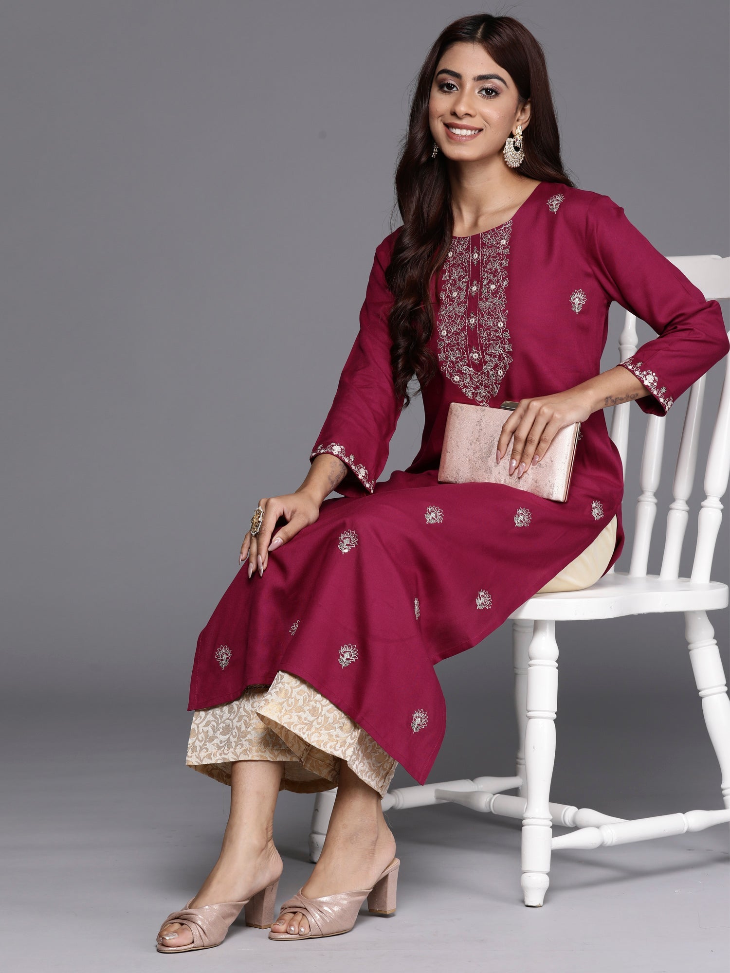 Women's Burgundy Viscose Rayon Kurta - Taantav