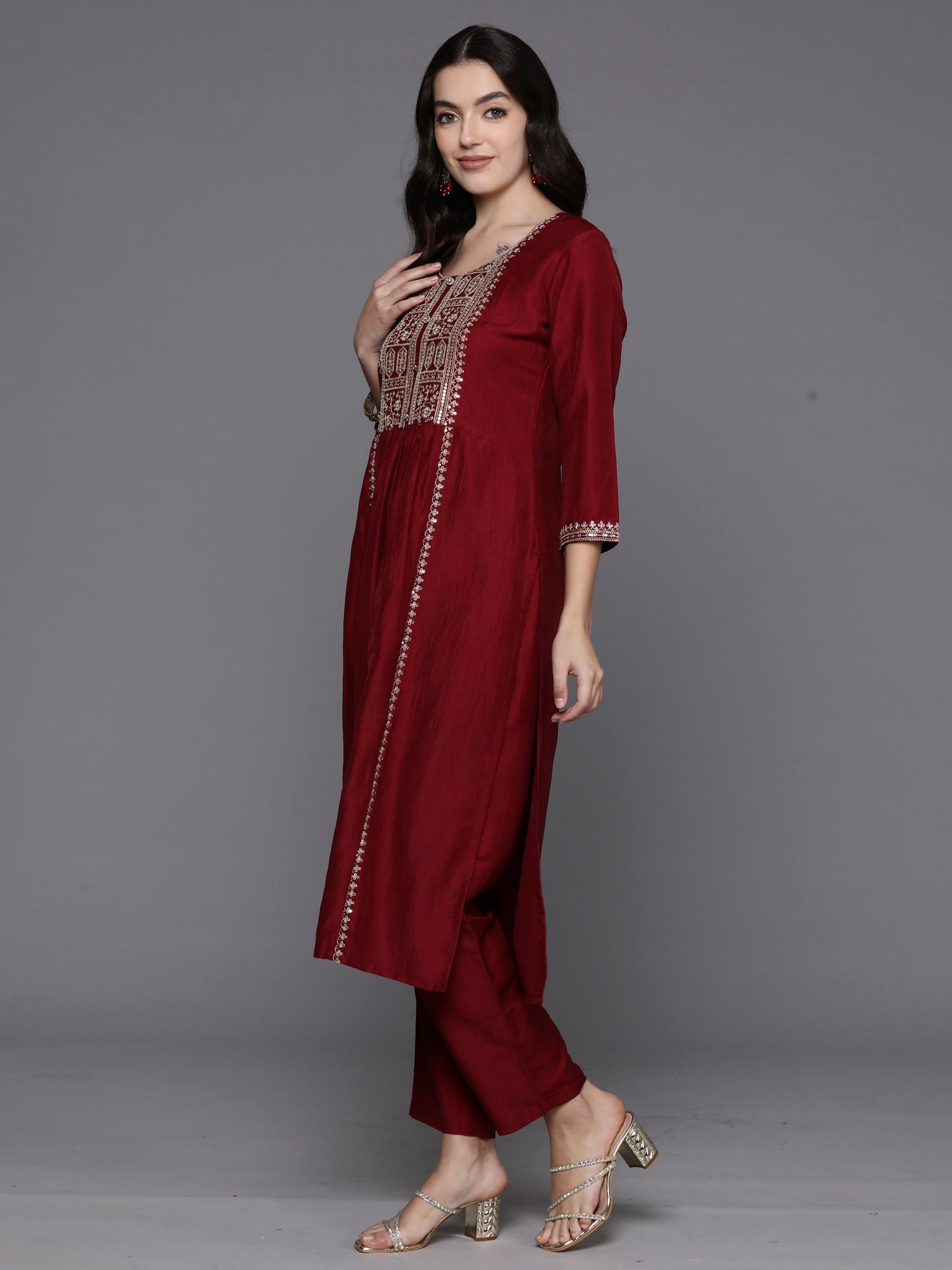 Women's Maroon Silk Blend Kurta Set - Taantav