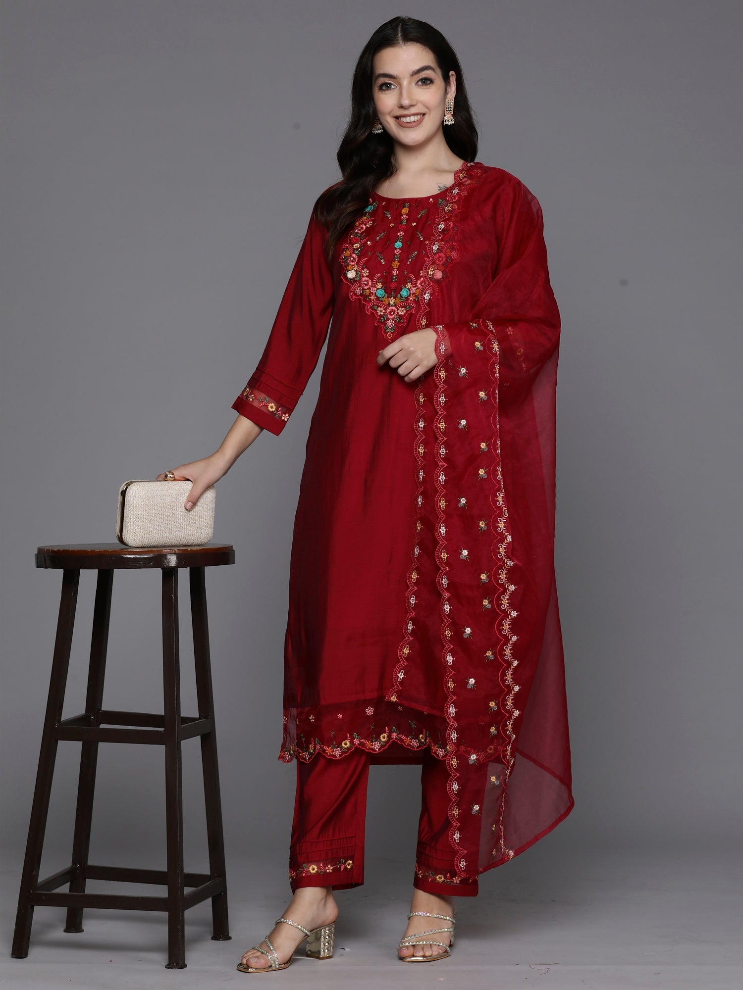 Women's Magenta Silk Blend Kurta Set - Taantav