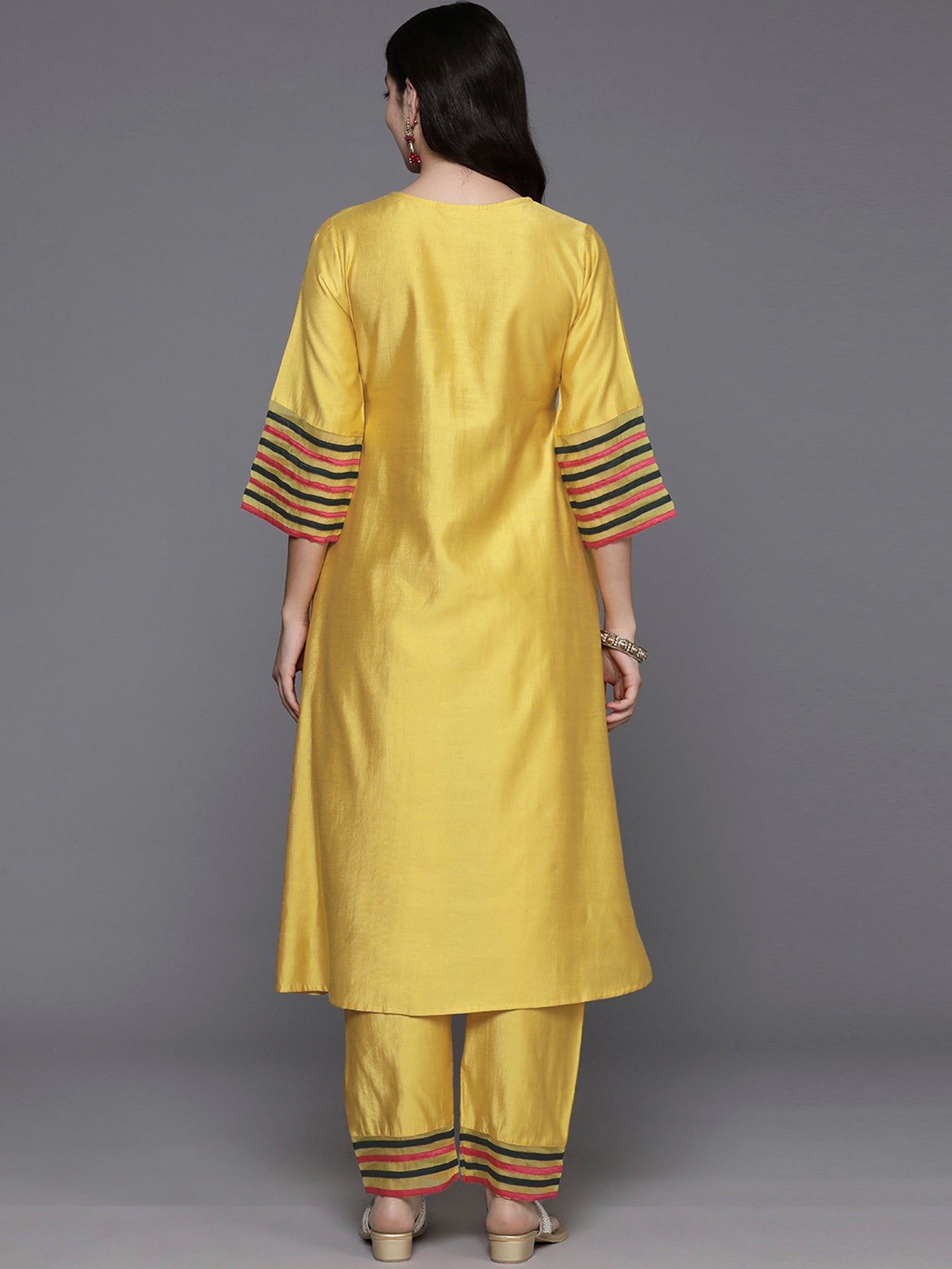 Women's Yellow Silk Blend Kurta Set - Taantav