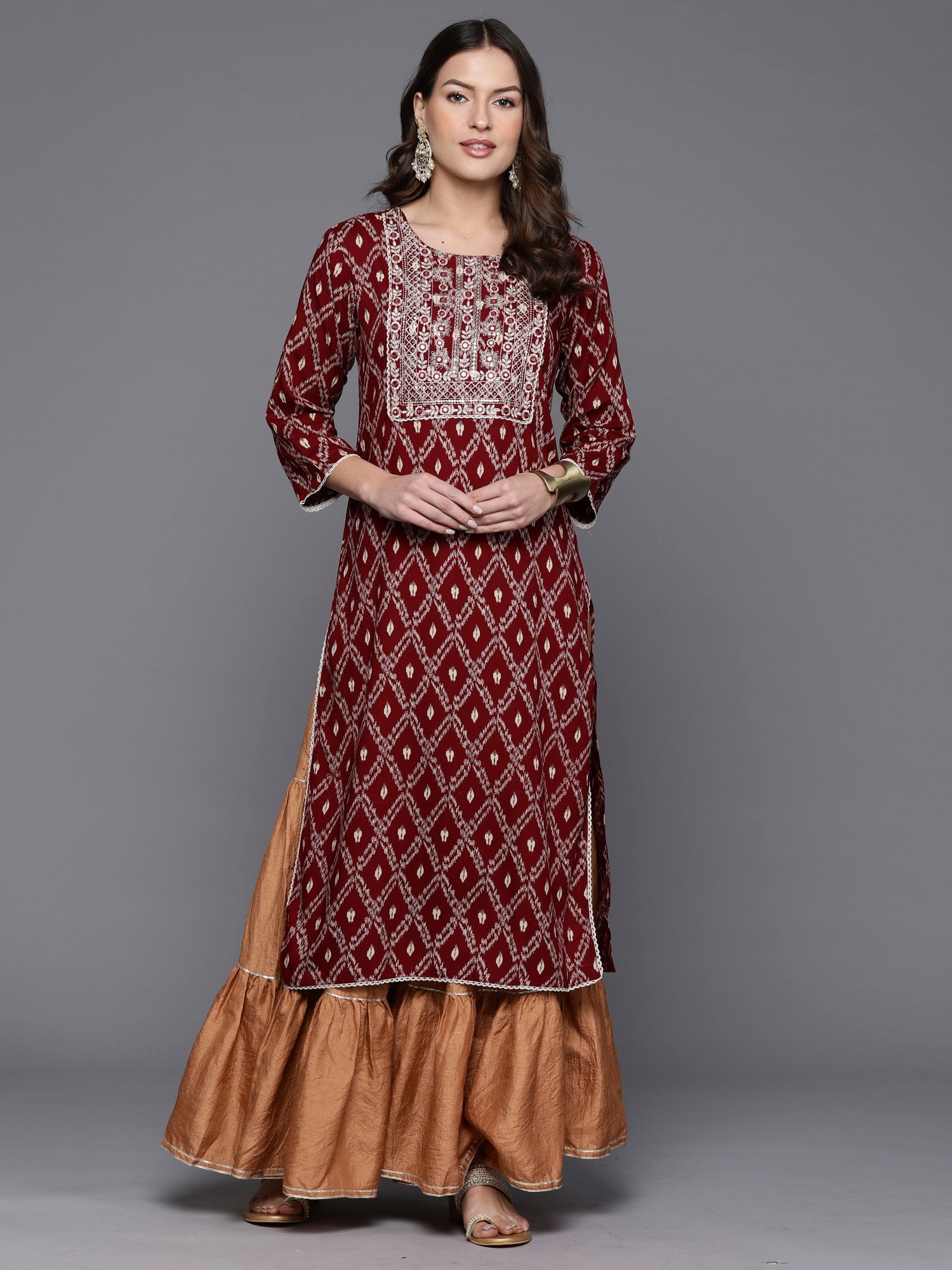 Women's Maroon Viscose Rayon Kurta - Taantav