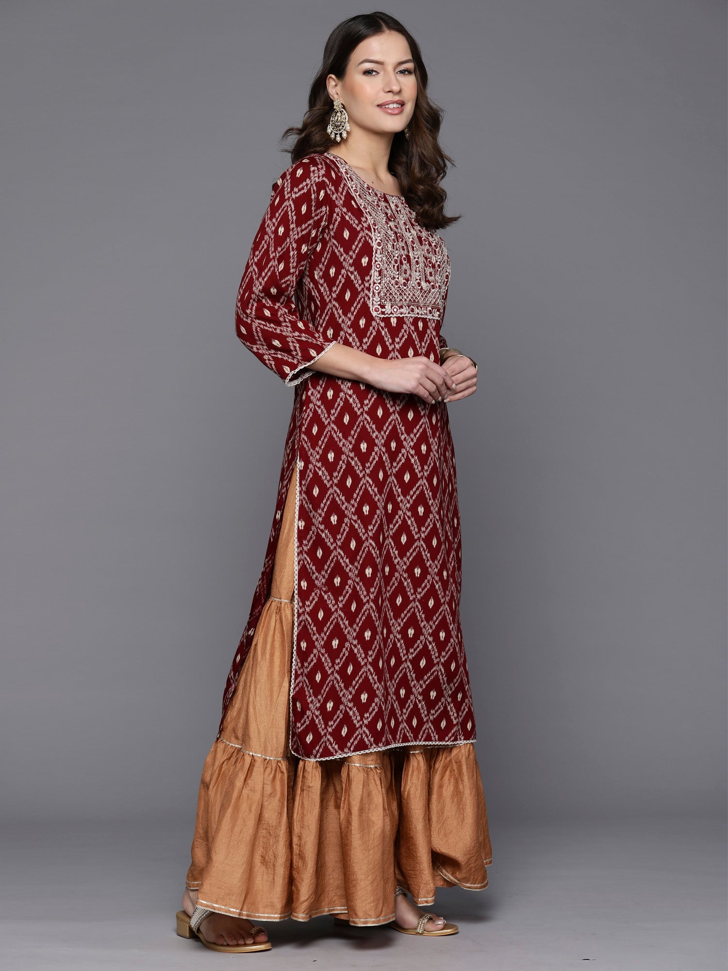 Women's Maroon Viscose Rayon Kurta - Taantav