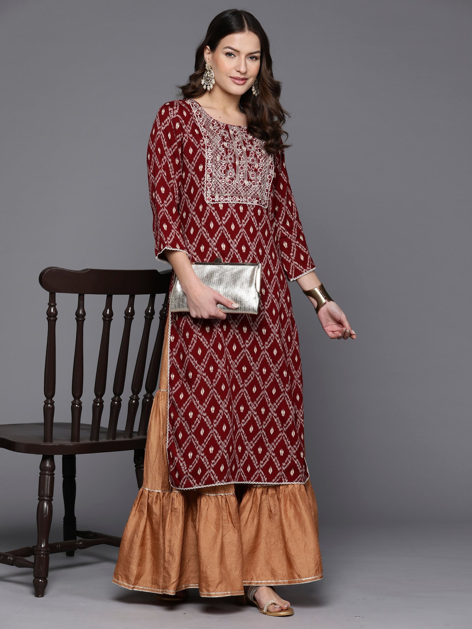 Women's Maroon Viscose Rayon Kurta - Taantav