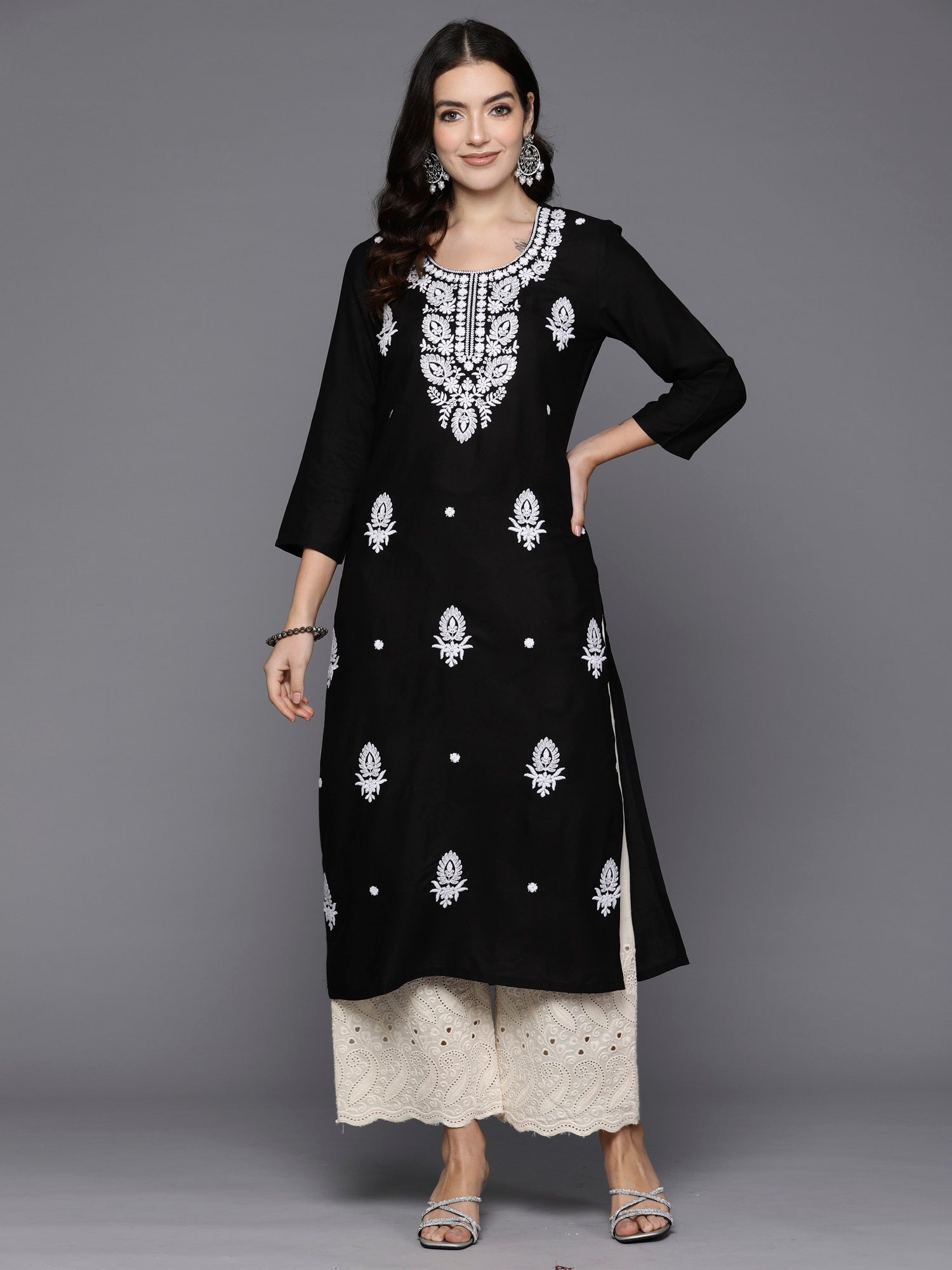 Women's Black Viscose Rayon Kurta - Taantav