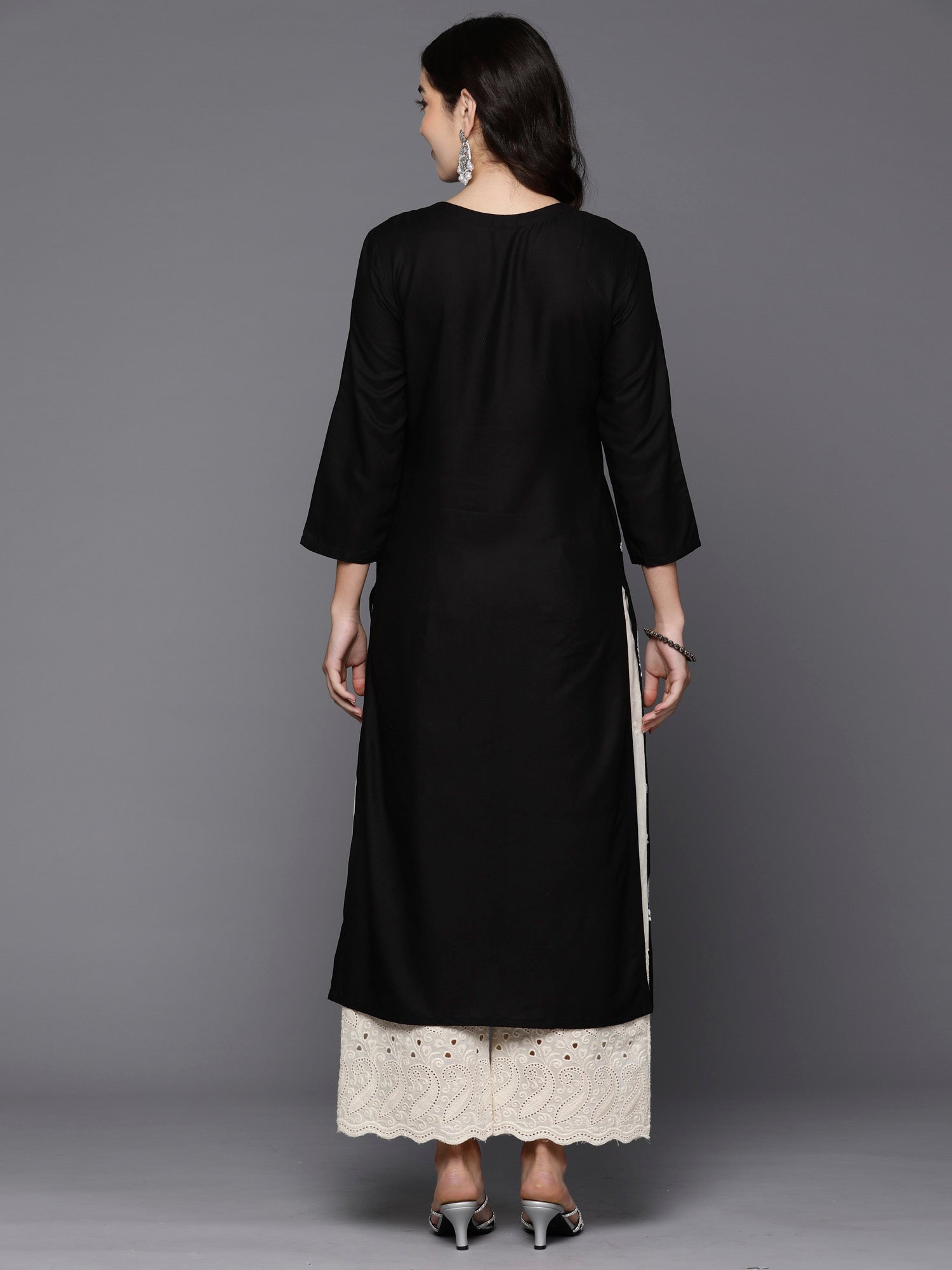 Women's Black Viscose Rayon Kurta - Taantav