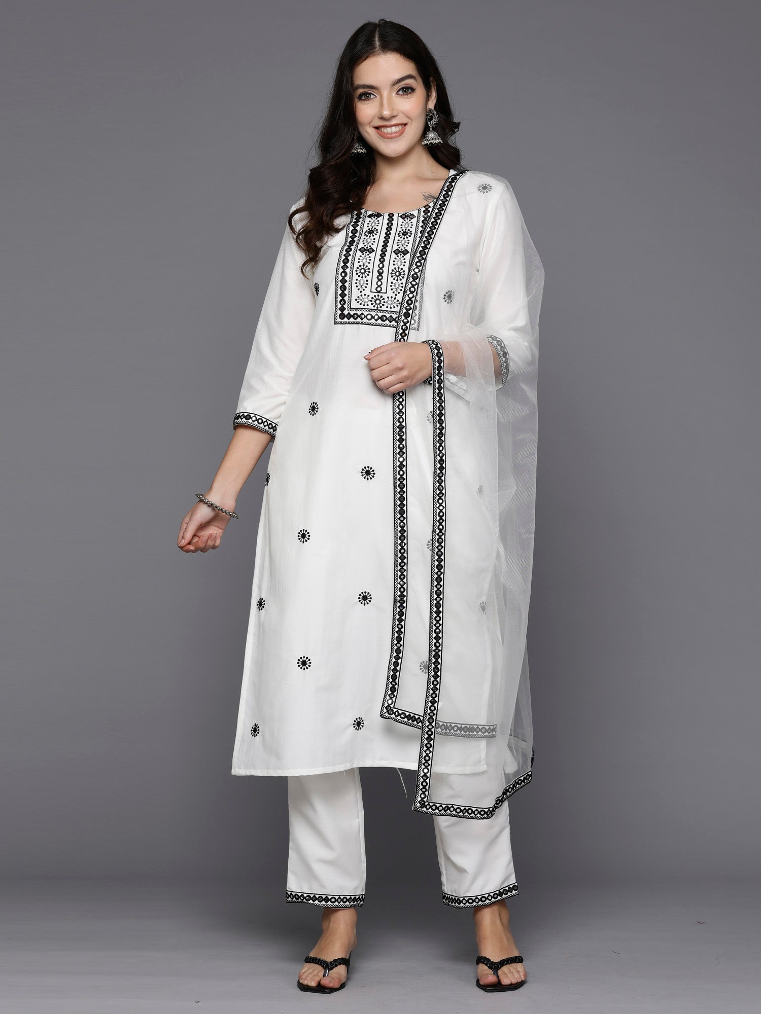 Women's White Silk Blend Kurta Set - Taantav