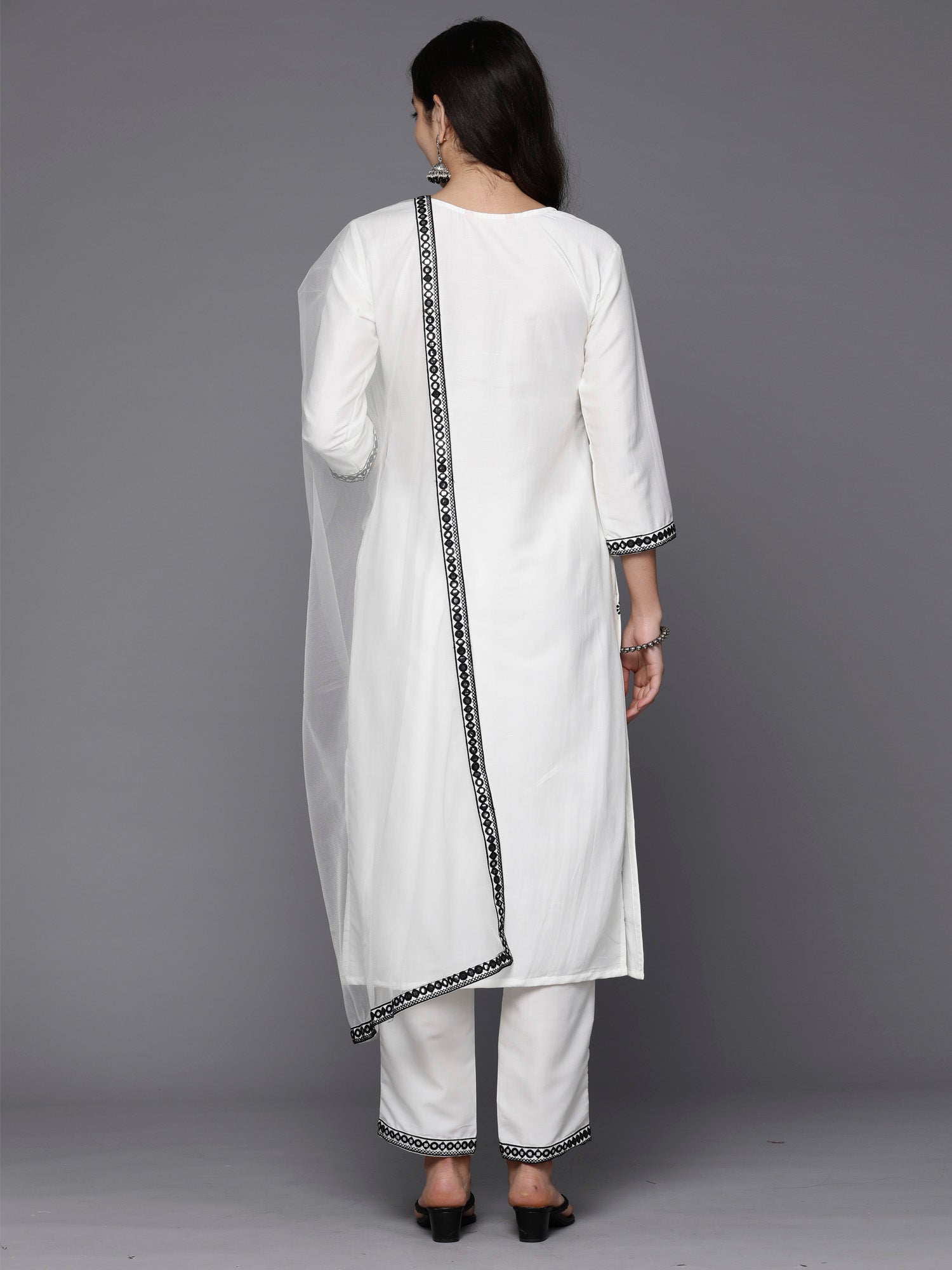 Women's White Silk Blend Kurta Set - Taantav