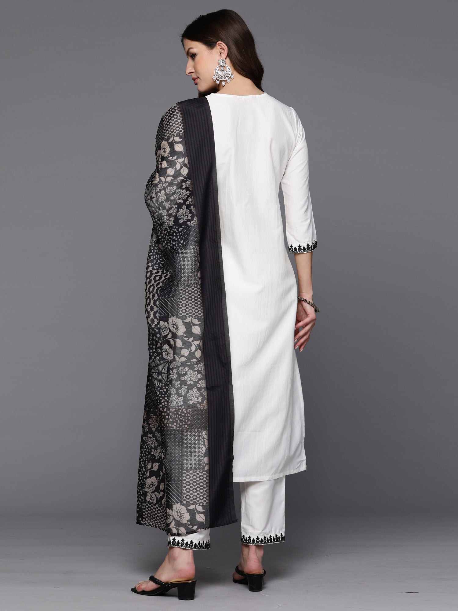 Women's White Silk Blend Kurta Set - Taantav