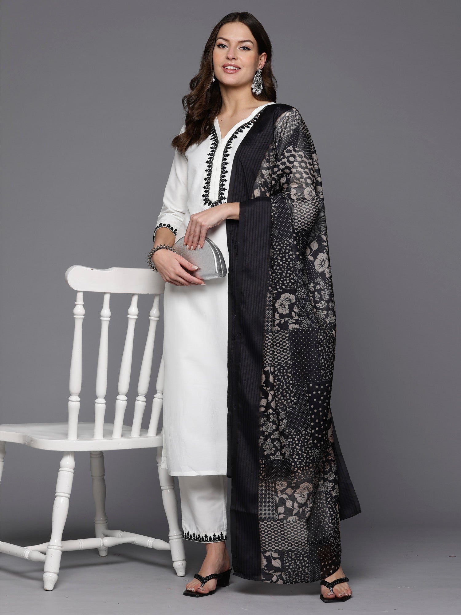 Women's White Silk Blend Kurta Set - Taantav