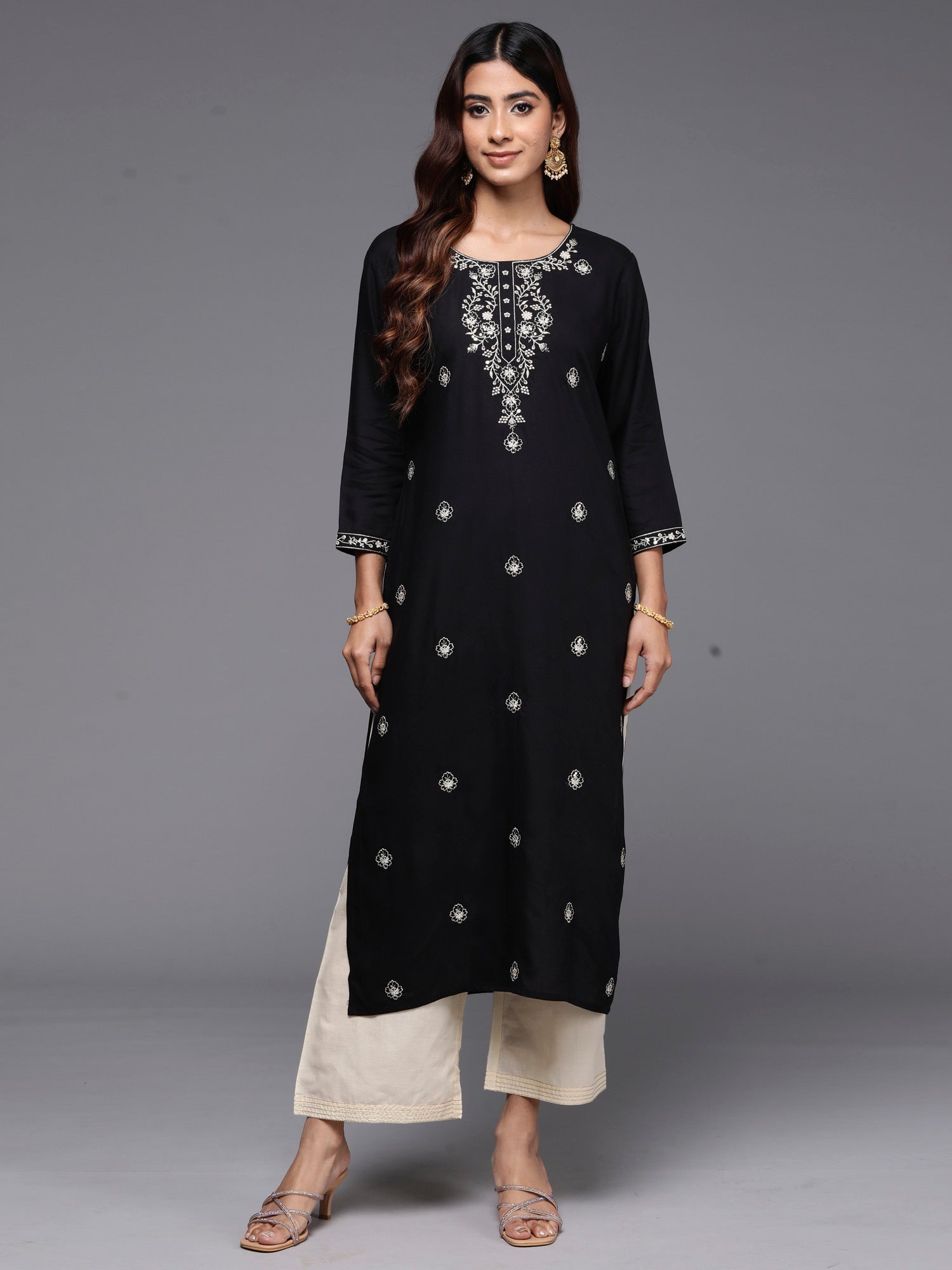 Women's Black Viscose Rayon Kurta - Taantav