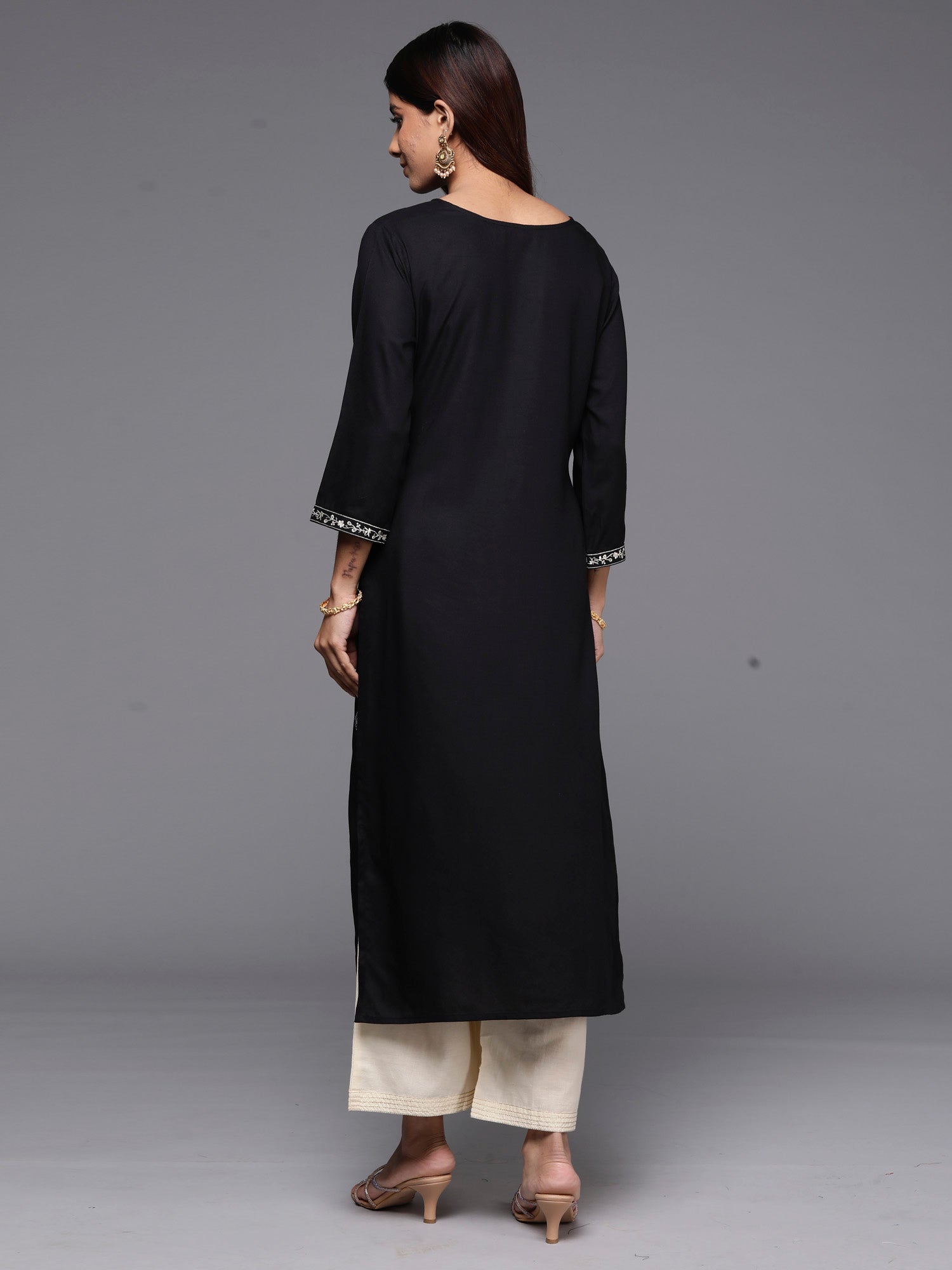 Women's Black Viscose Rayon Kurta - Taantav