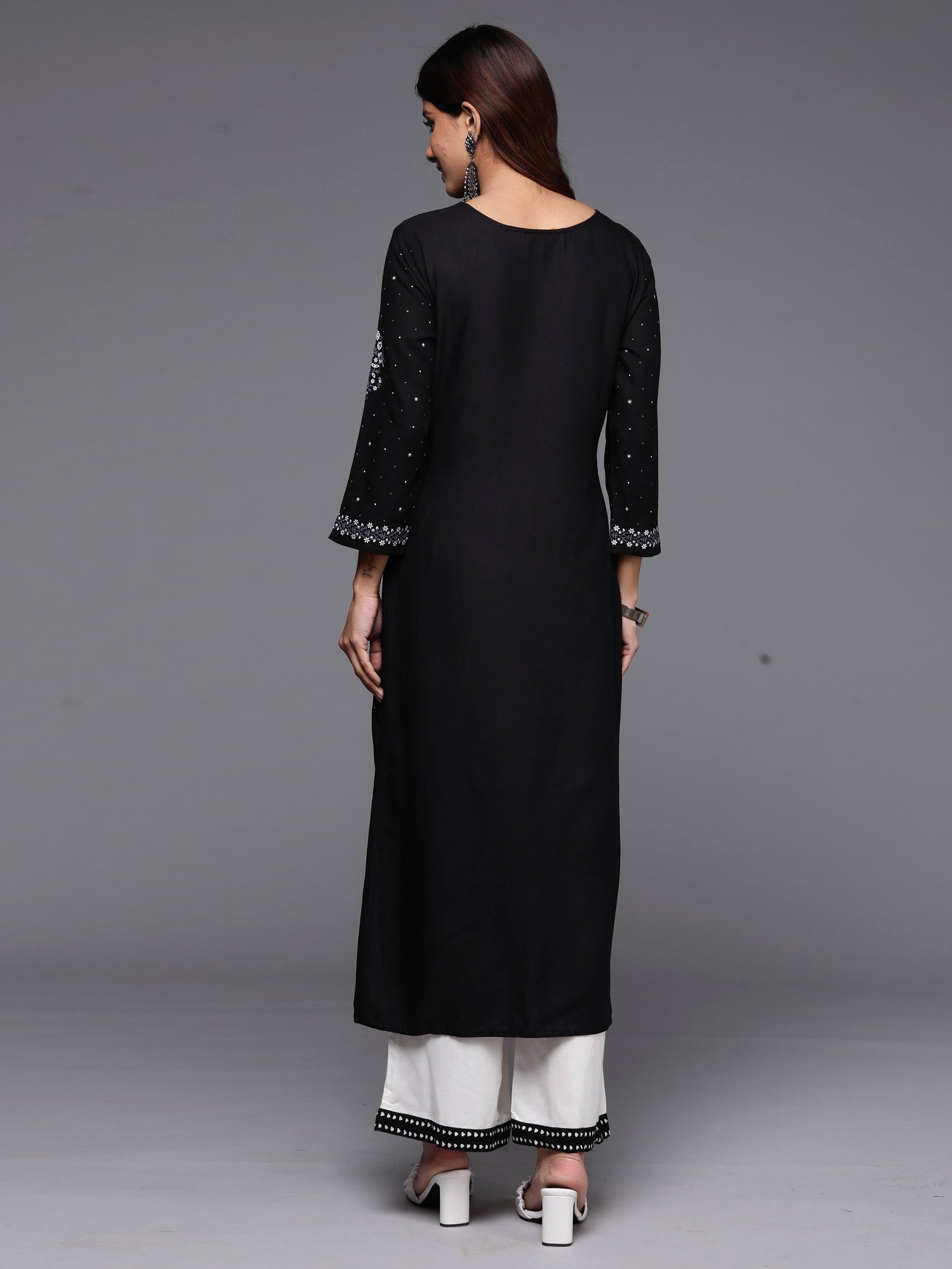 Women's Black Viscose Rayon Kurta - Taantav