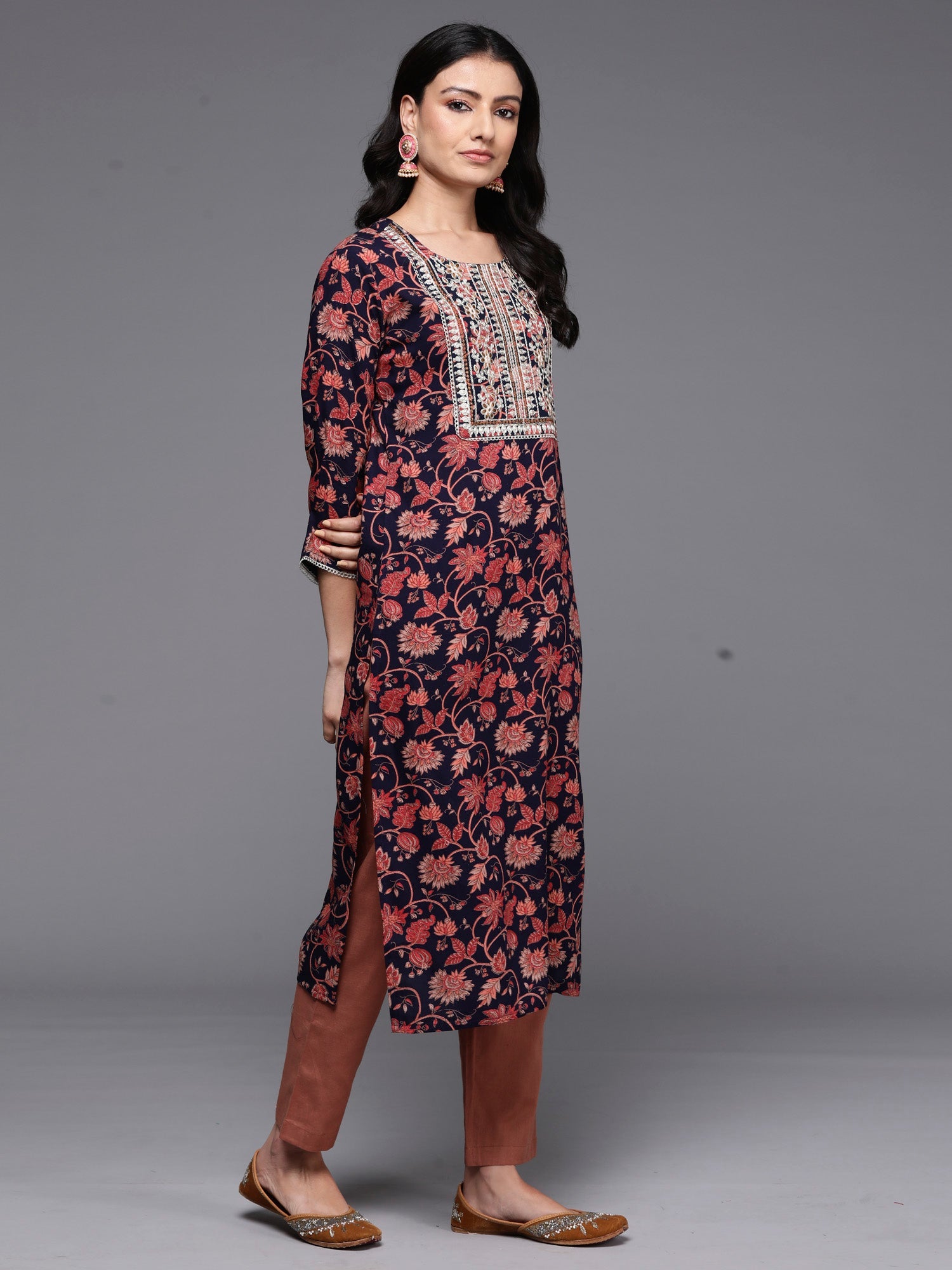 Women's Navy Blue Viscose Rayon Kurta - Taantav