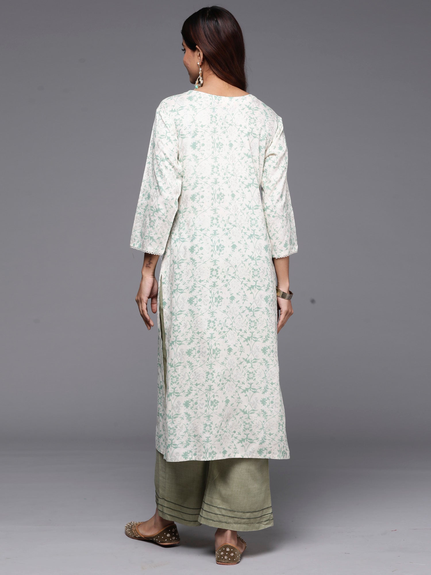 Women's Off White Viscose Rayon Kurta - Taantav