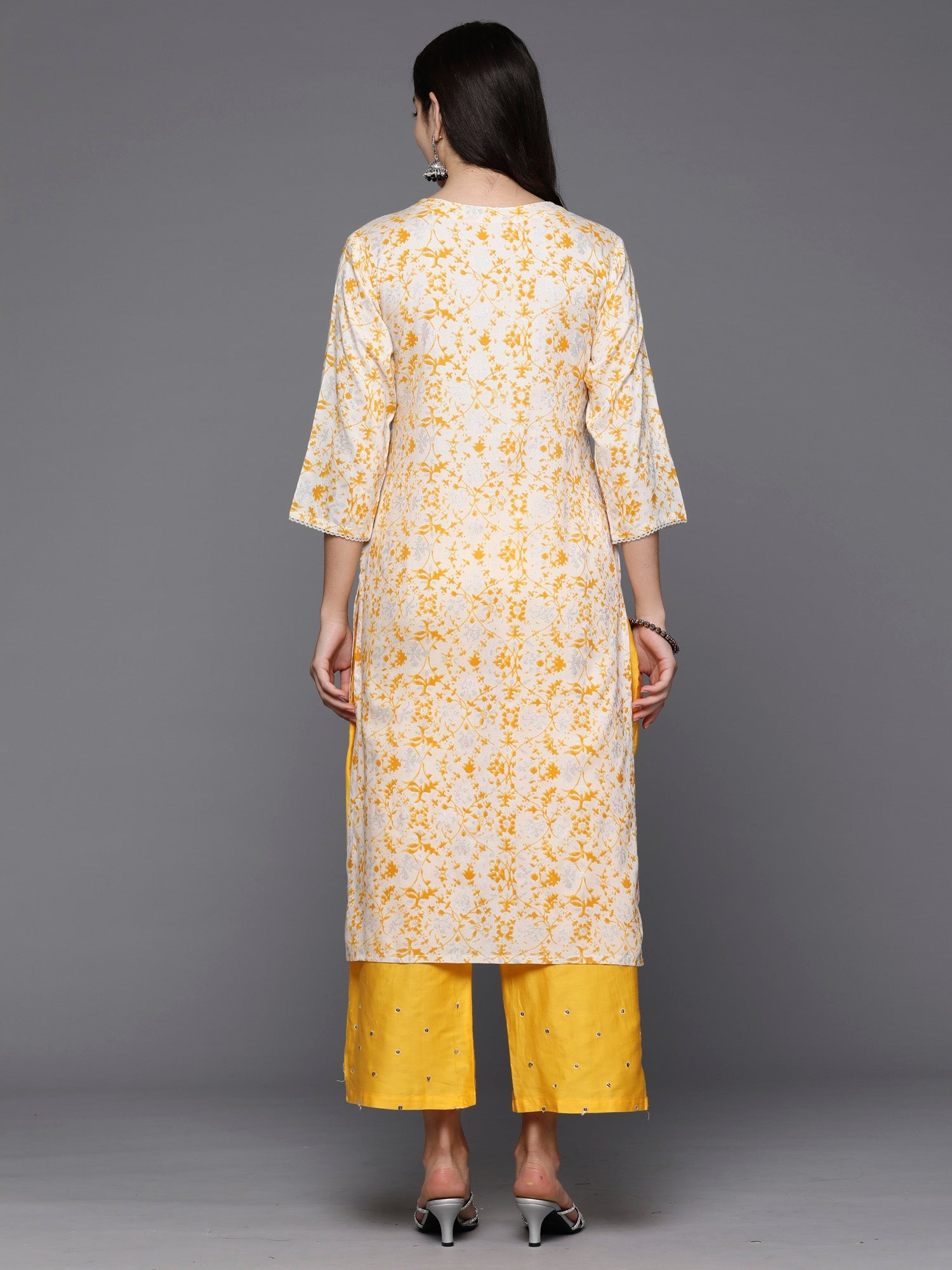 Women's Off White Viscose Rayon Kurta - Taantav