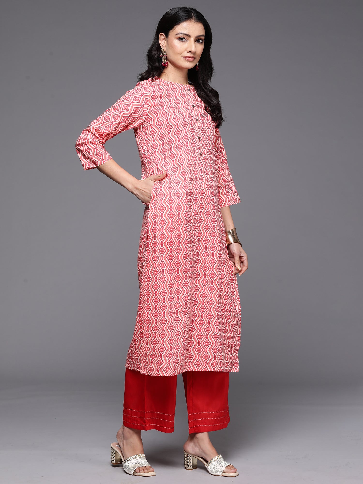 Women's Peach Viscose Rayon Kurta - Taantav