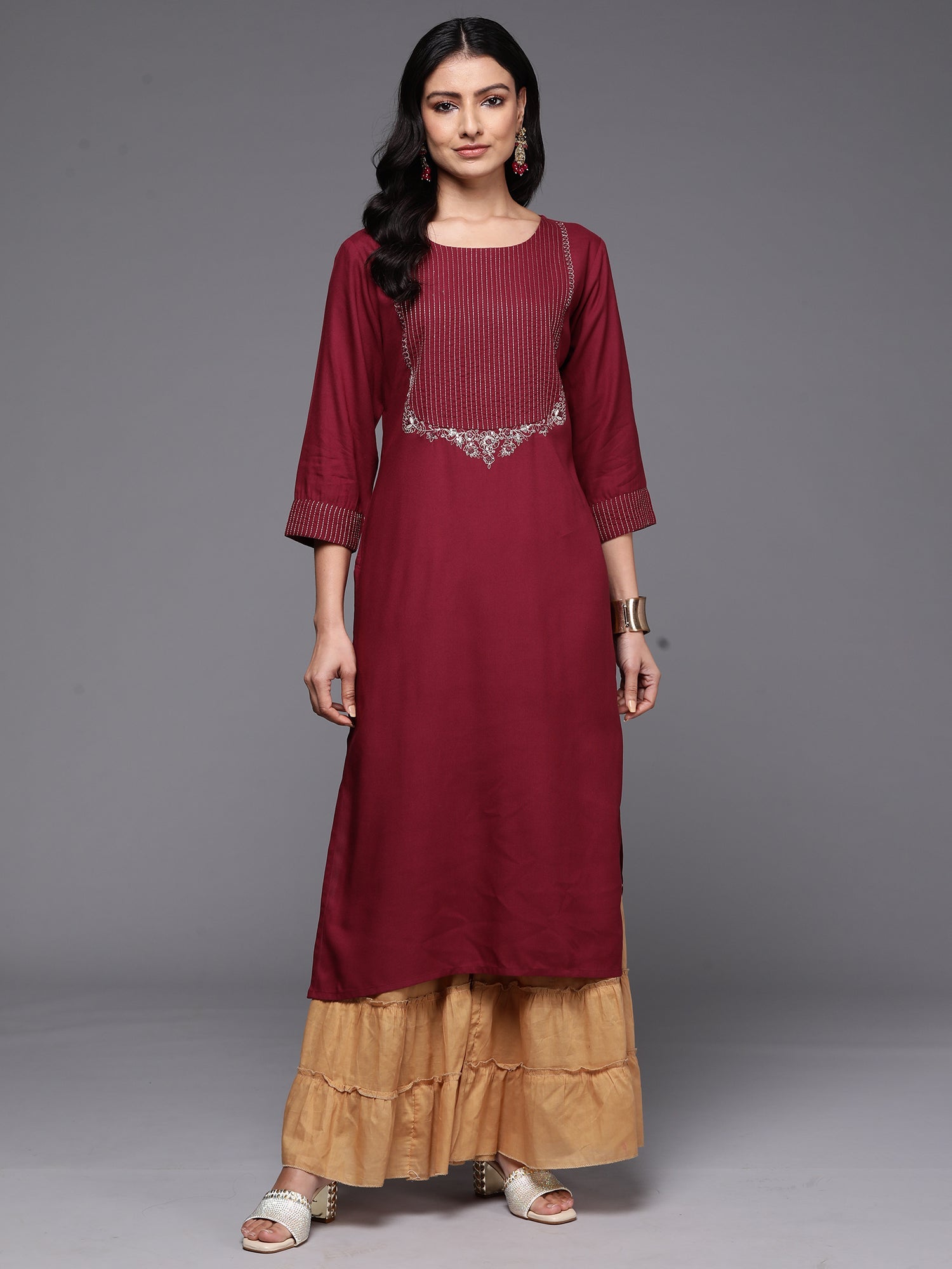 Women's Burgundy Viscose Rayon Kurta - Taantav