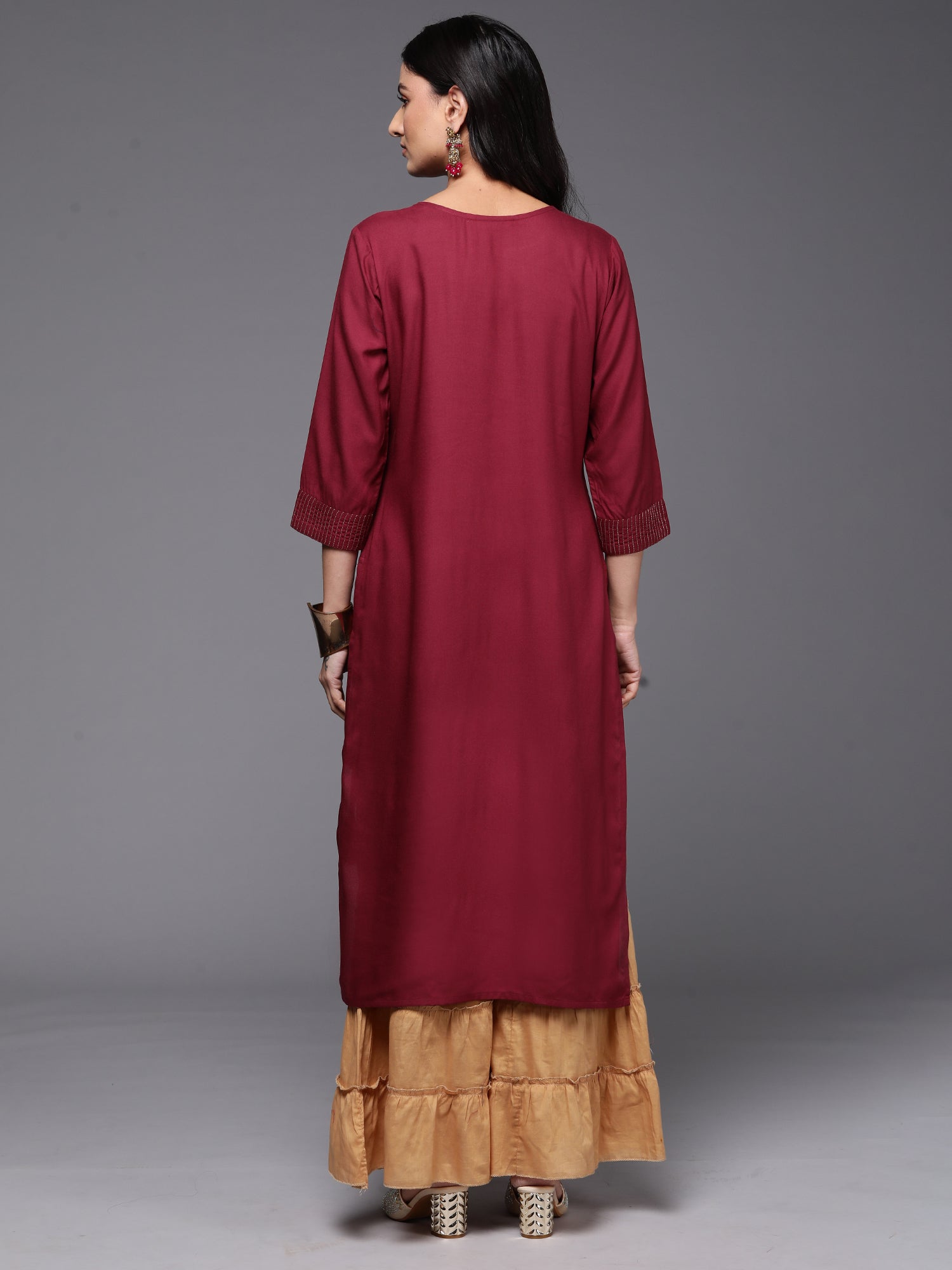 Women's Burgundy Viscose Rayon Kurta - Taantav