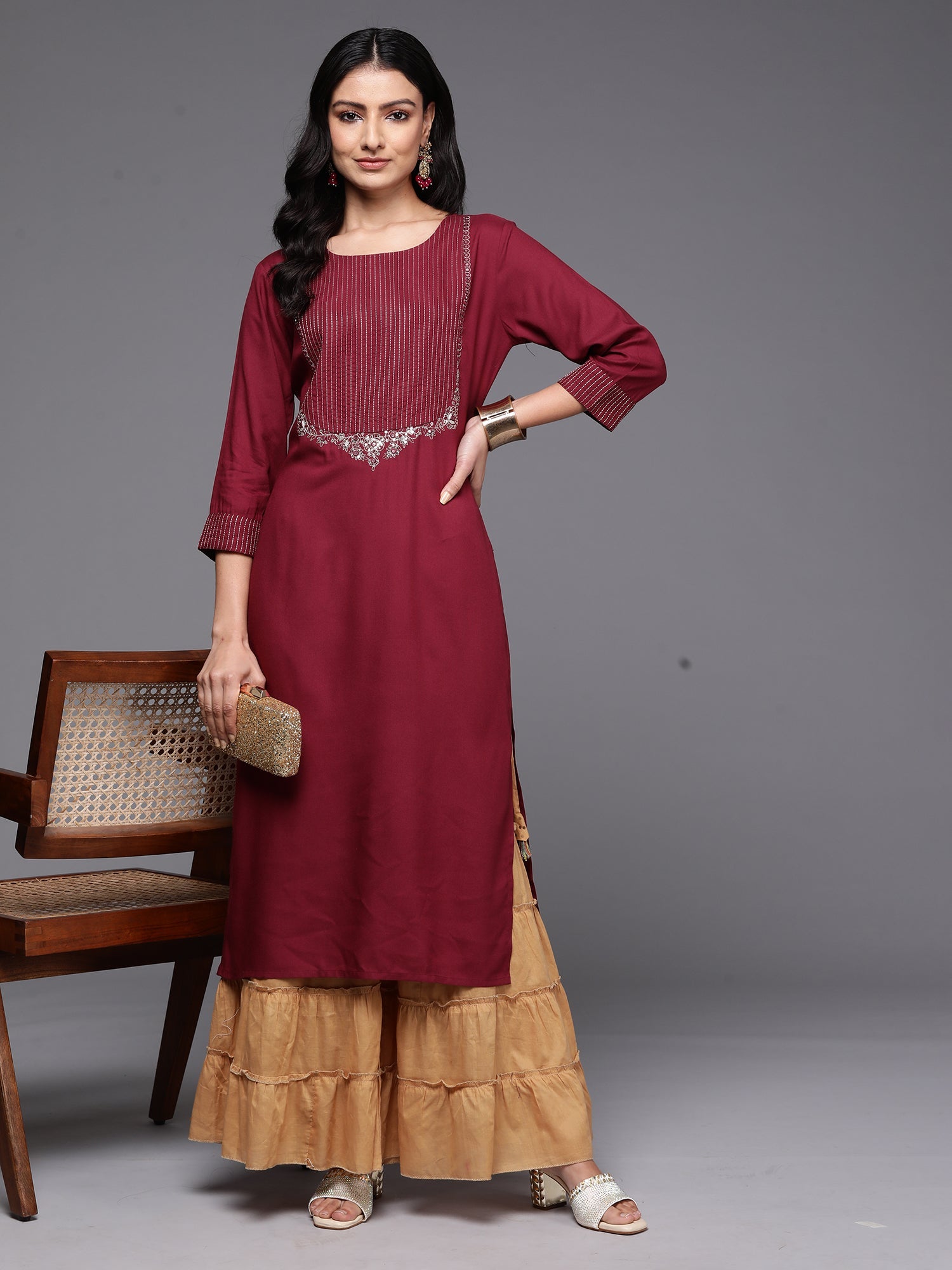 Women's Burgundy Viscose Rayon Kurta - Taantav