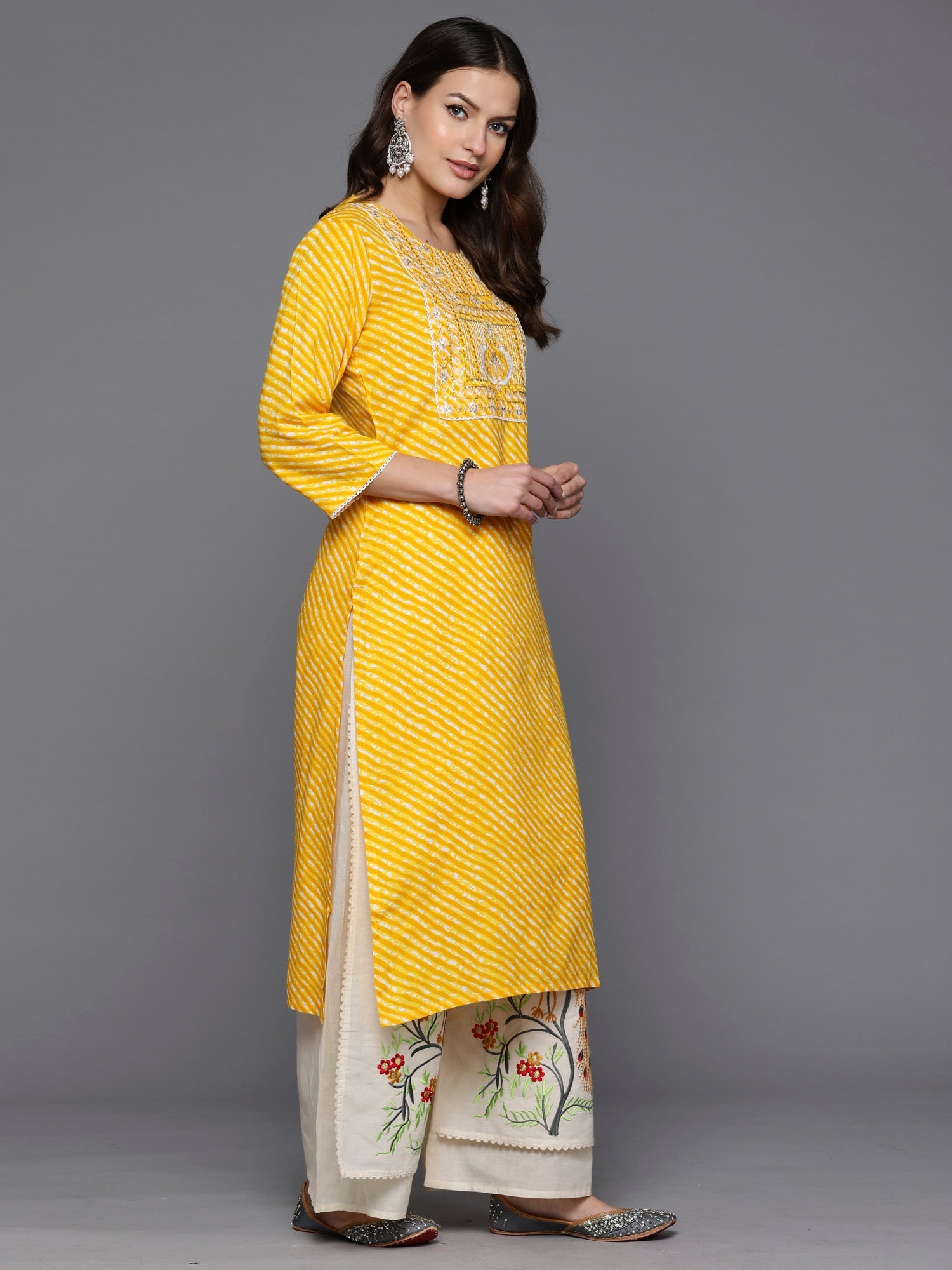 Women's Yellow Viscose Rayon Kurta - Taantav