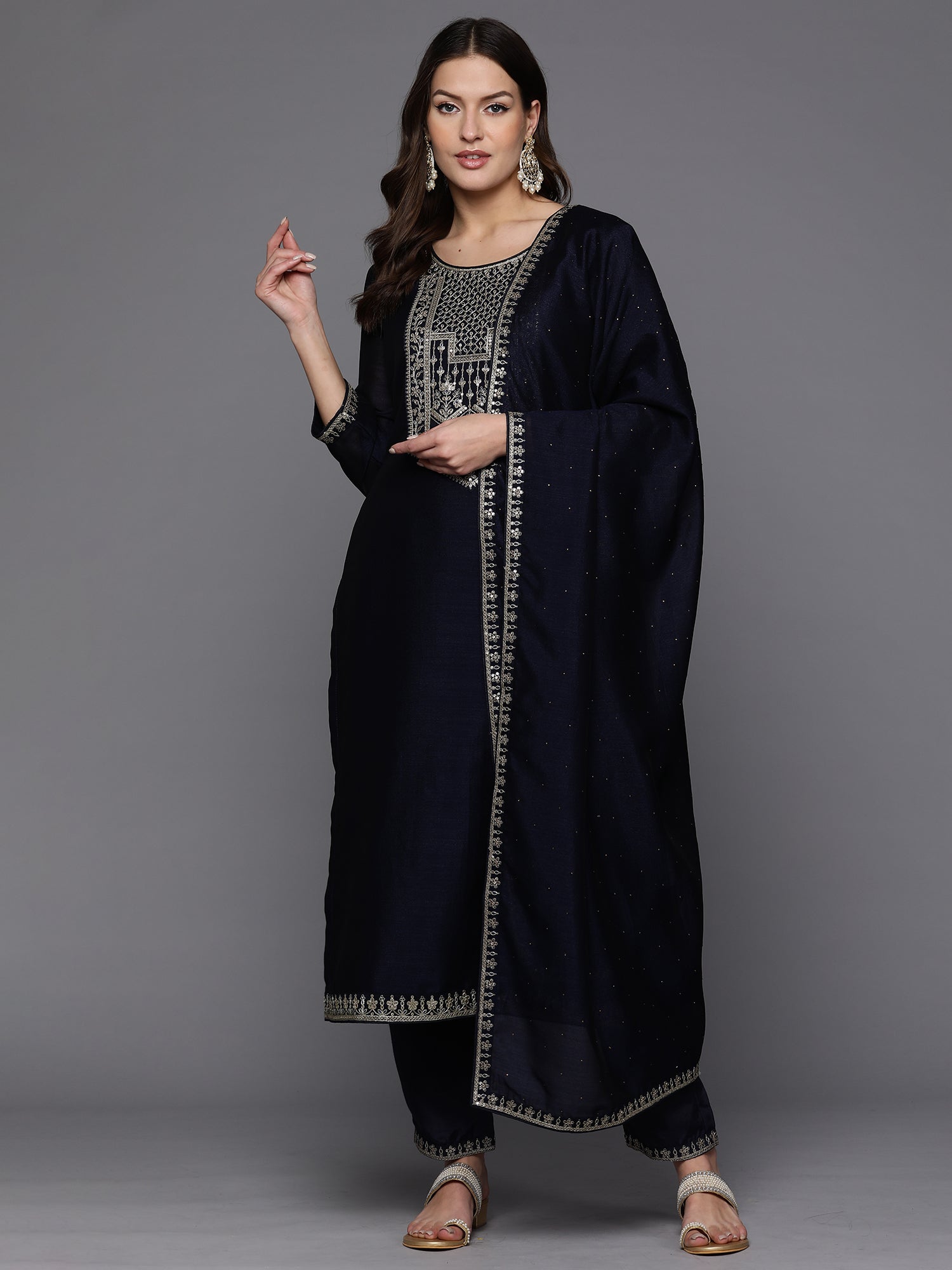 Women's Navy Blue Silk Blend Kurta Set - Taantav