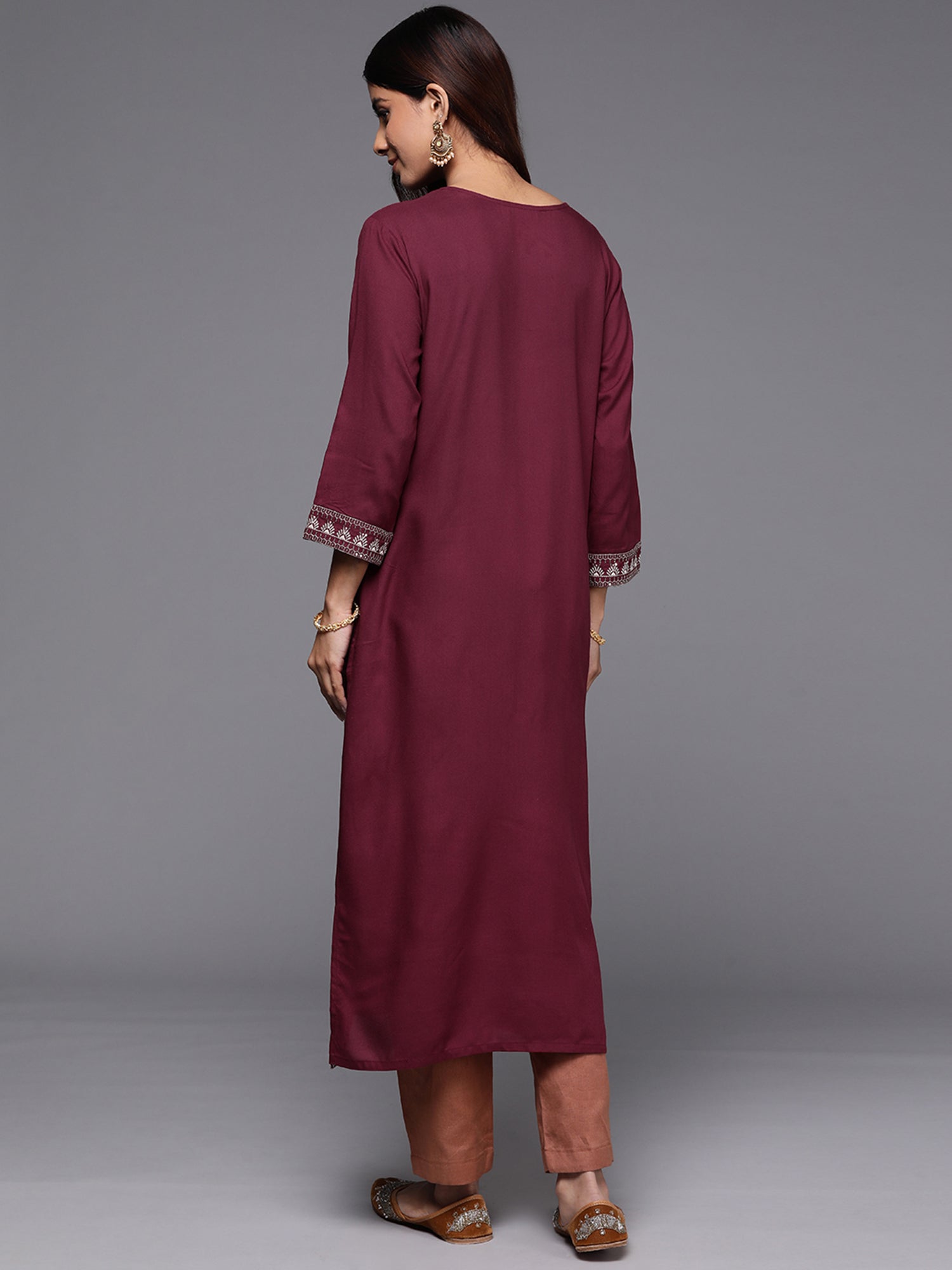 Women's Maroon Viscose Rayon Kurta - Taantav