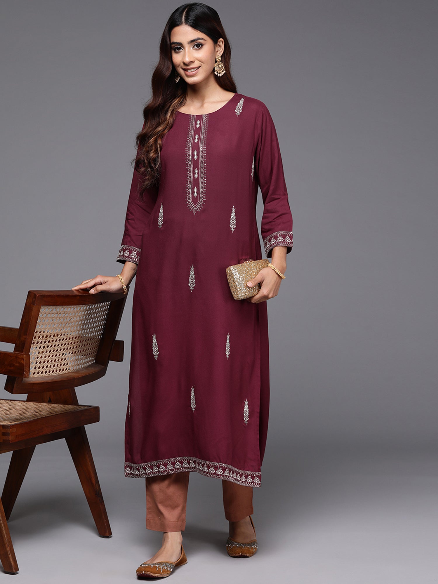 Women's Maroon Viscose Rayon Kurta - Taantav