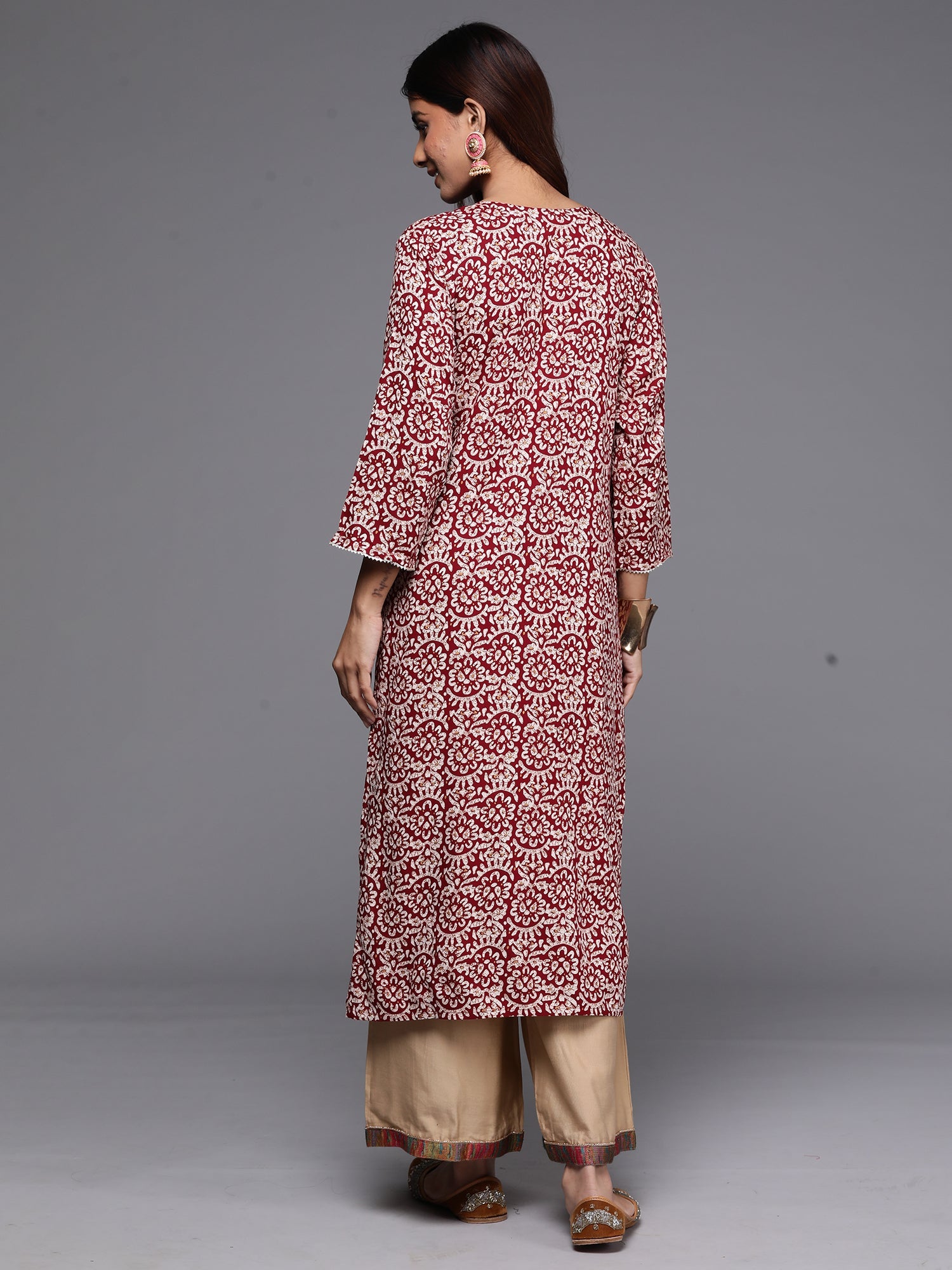 Women's Maroon Viscose Rayon Kurta - Taantav