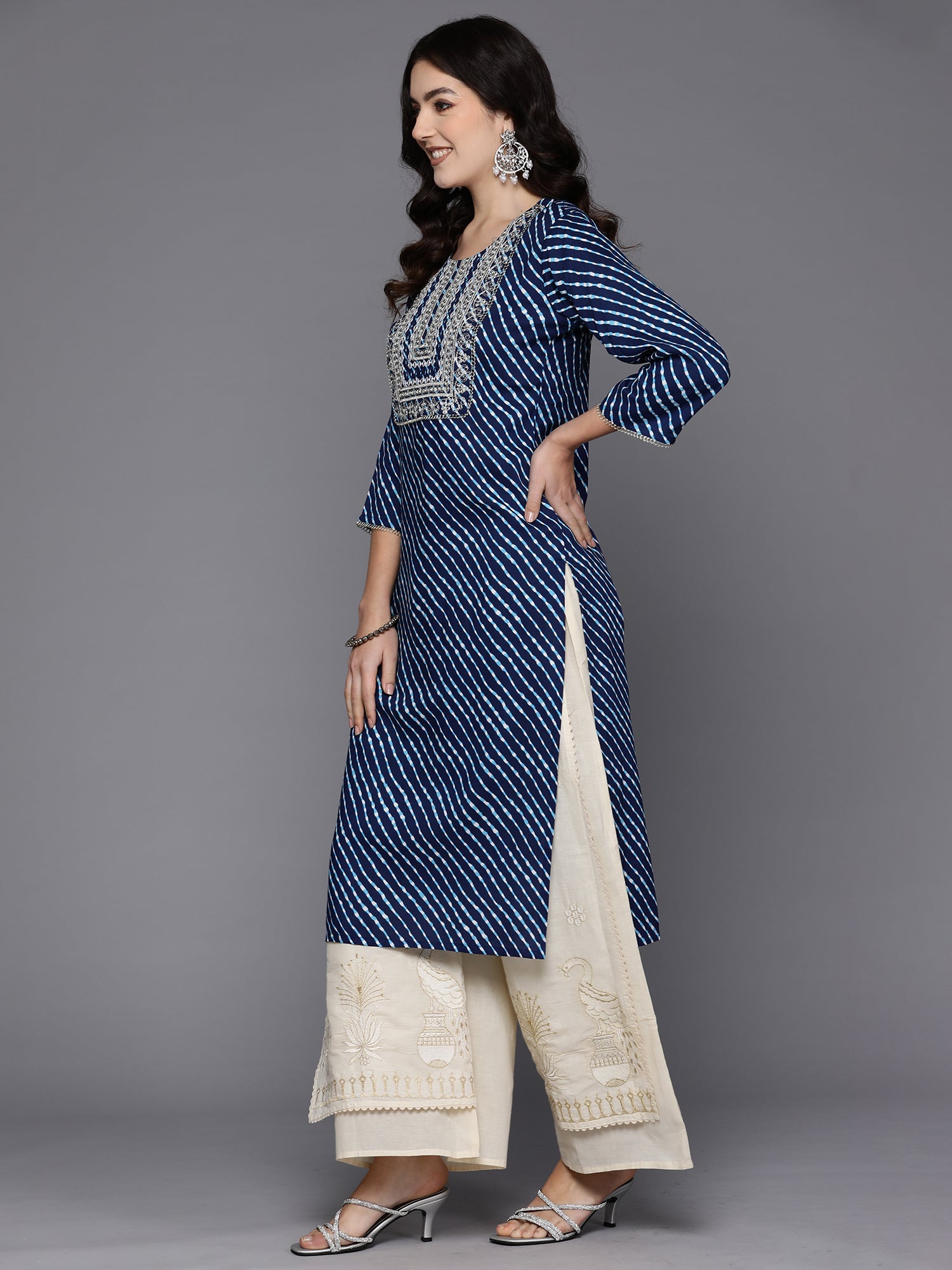 Women's Navy Blue Viscose Rayon Kurta - Taantav