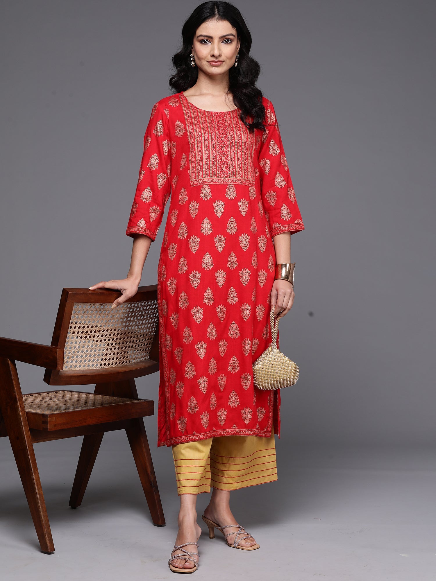 Women's Red Viscose Rayon Kurta - Taantav