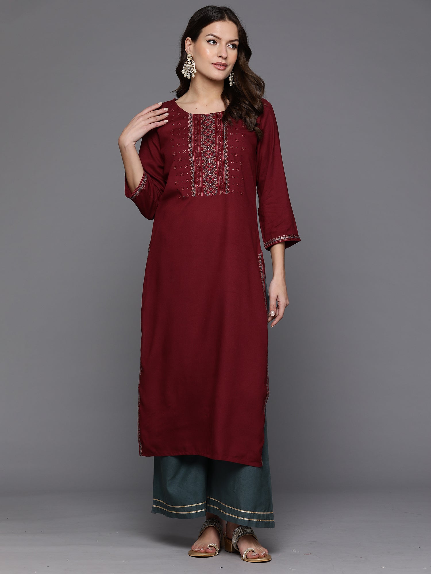 Women's Maroon Viscose Rayon Kurta - Taantav