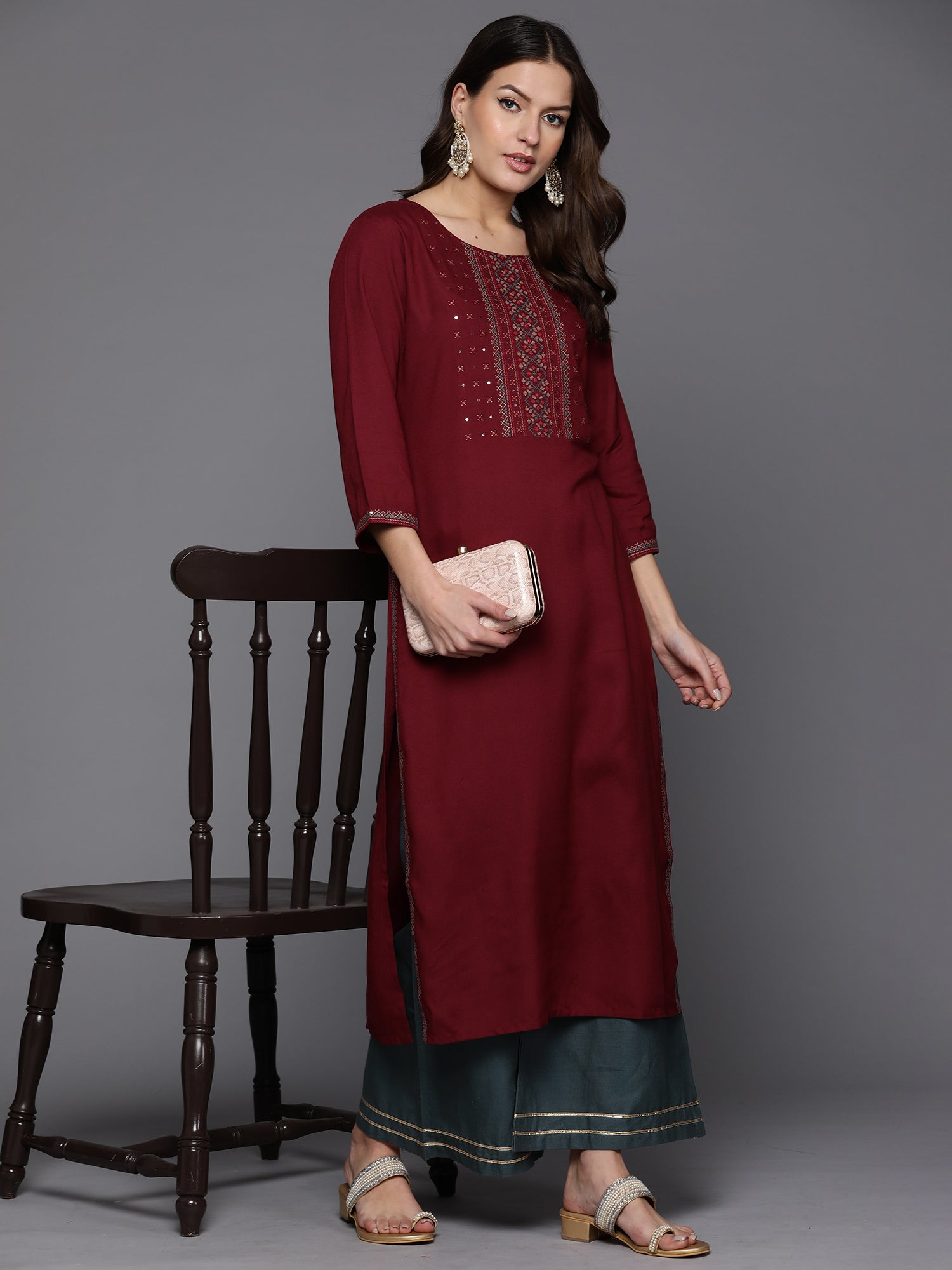 Women's Maroon Viscose Rayon Kurta - Taantav