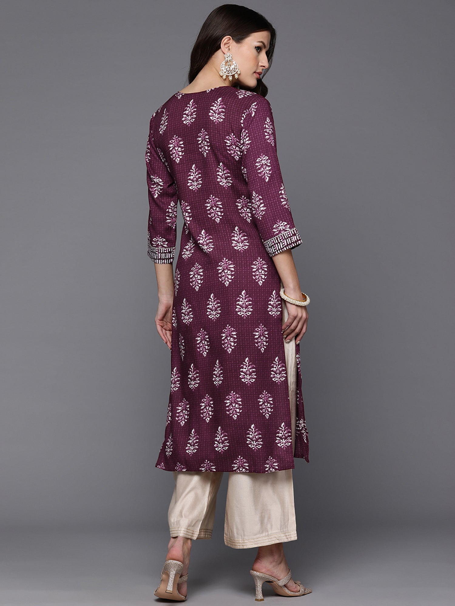 Women's Burgundy Viscose Rayon Kurta - Taantav