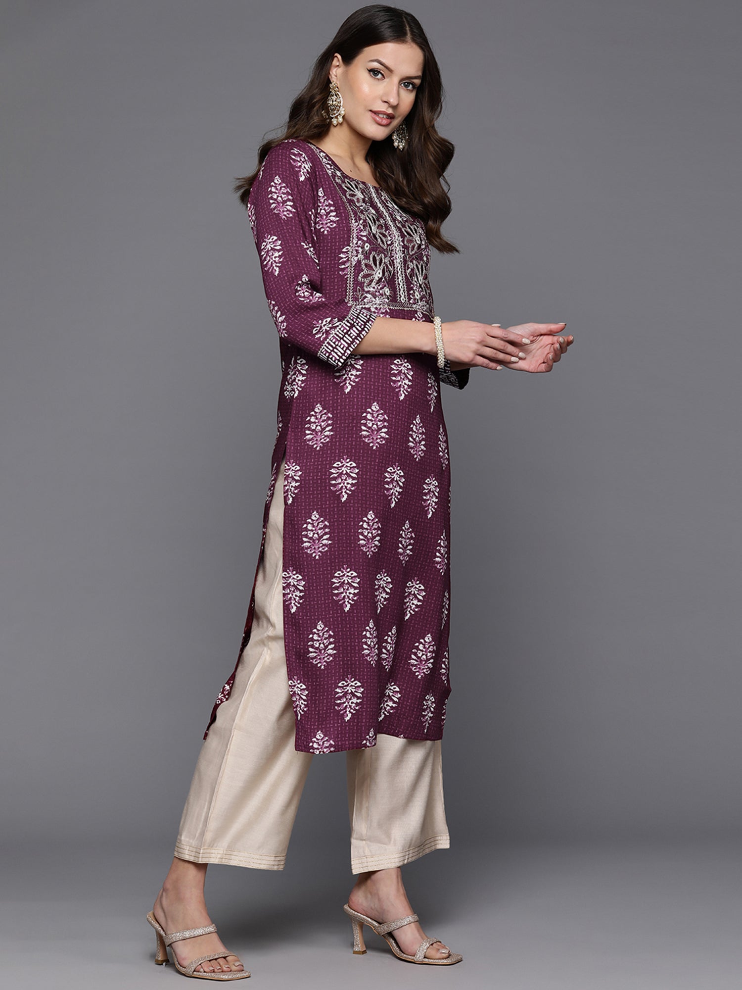 Women's Burgundy Viscose Rayon Kurta - Taantav