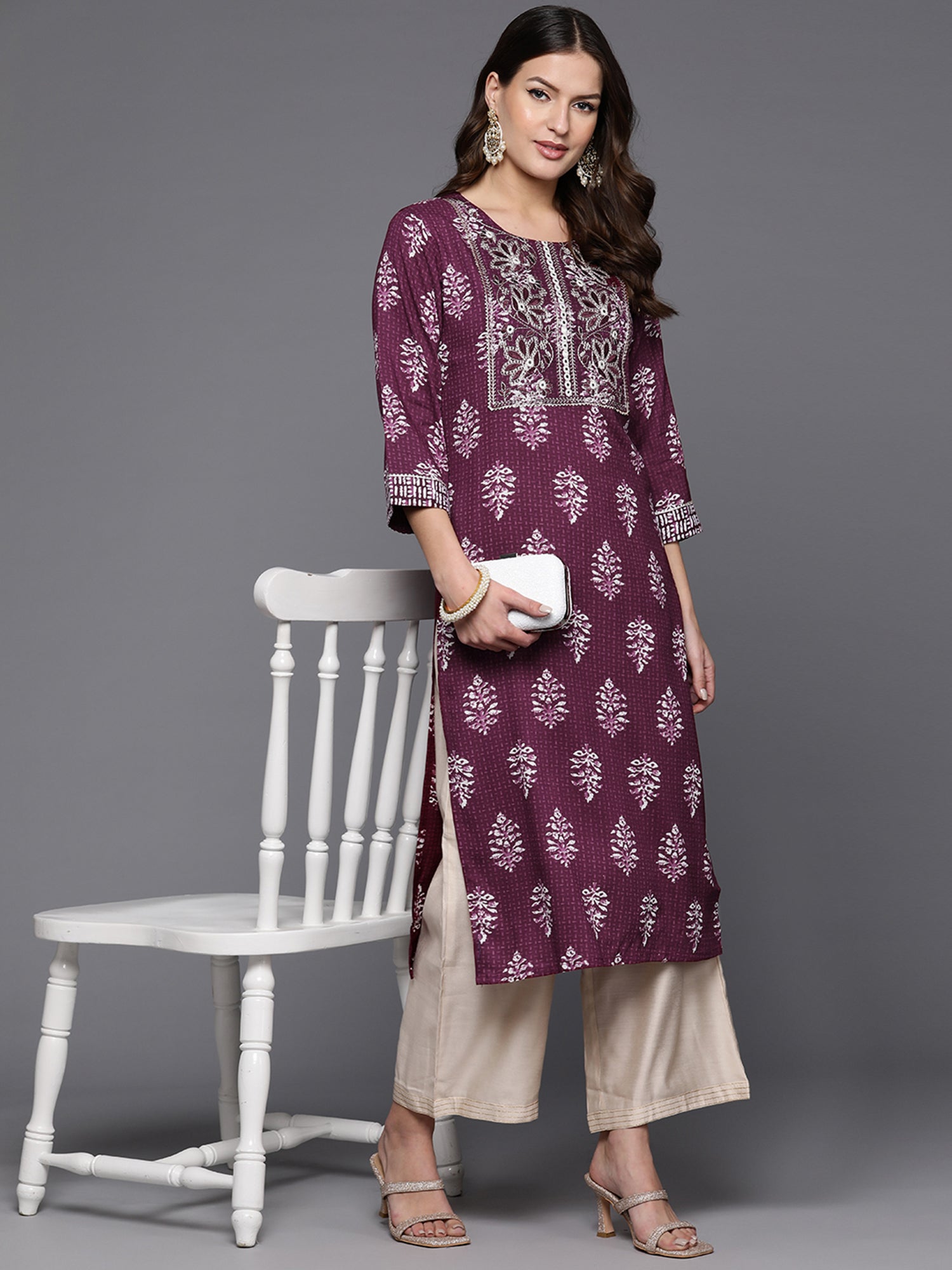 Women's Burgundy Viscose Rayon Kurta - Taantav