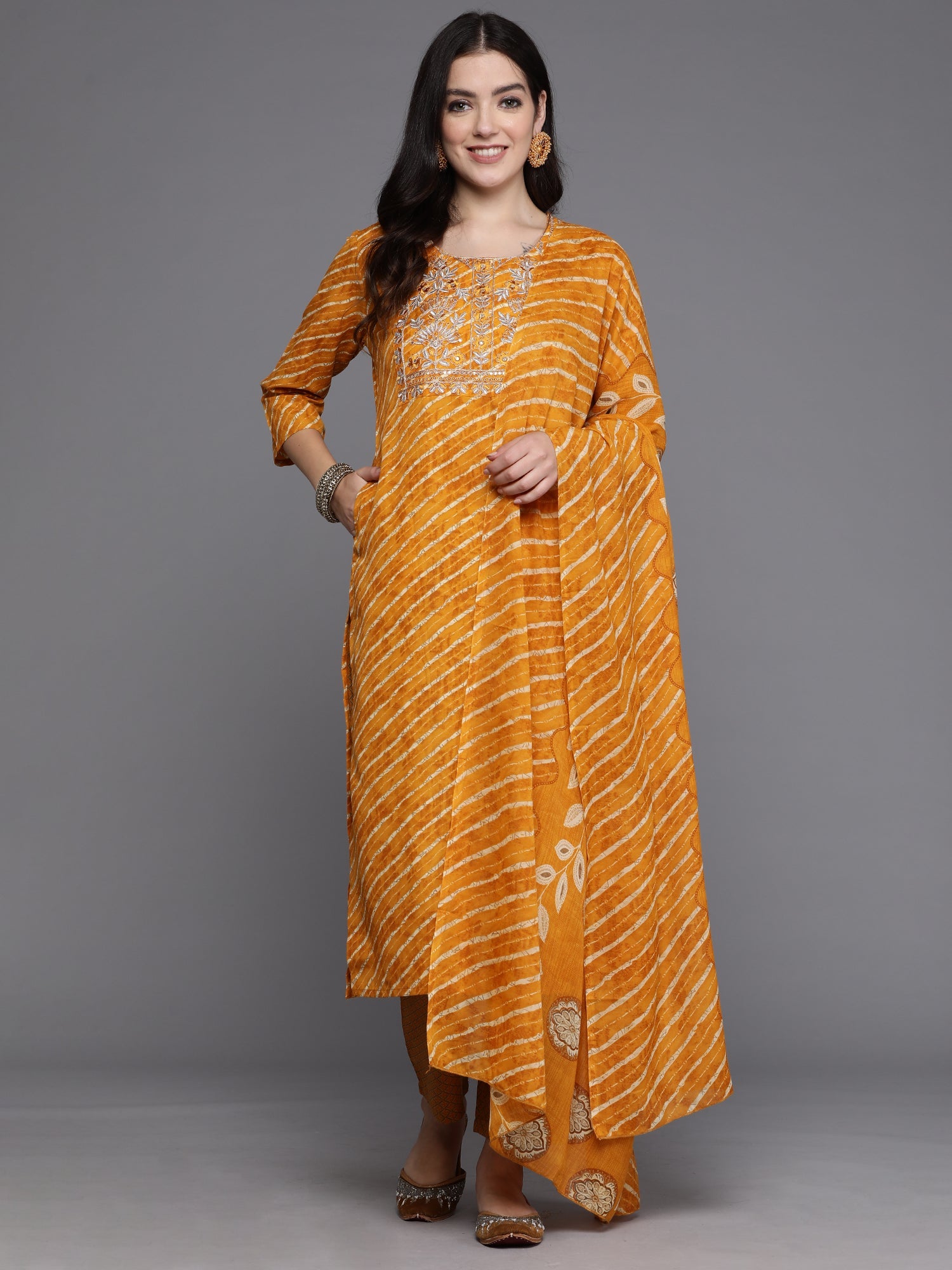 Women's Mustard Pure Cotton Kurta Set - Taantav