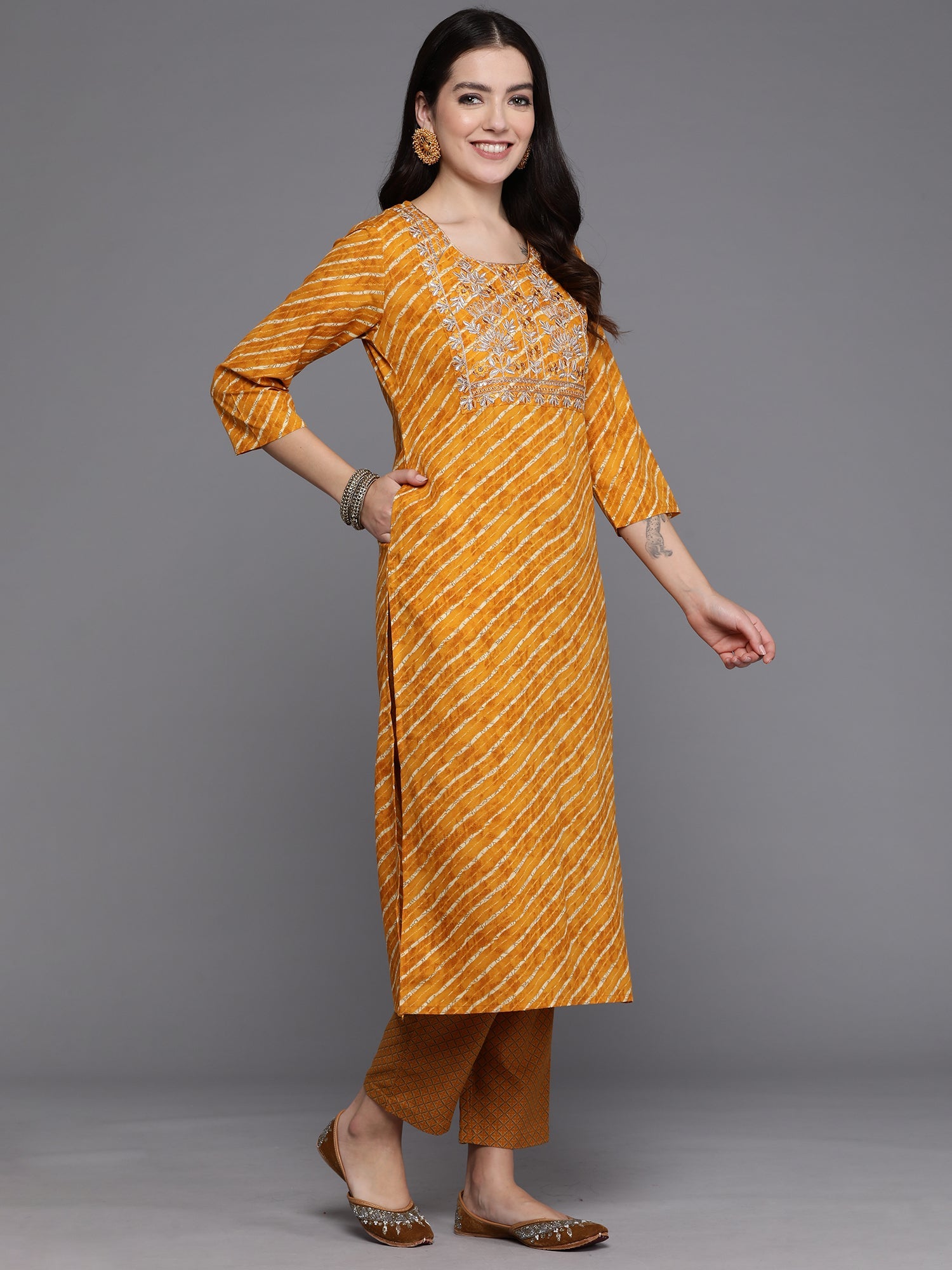 Women's Mustard Pure Cotton Kurta Set - Taantav