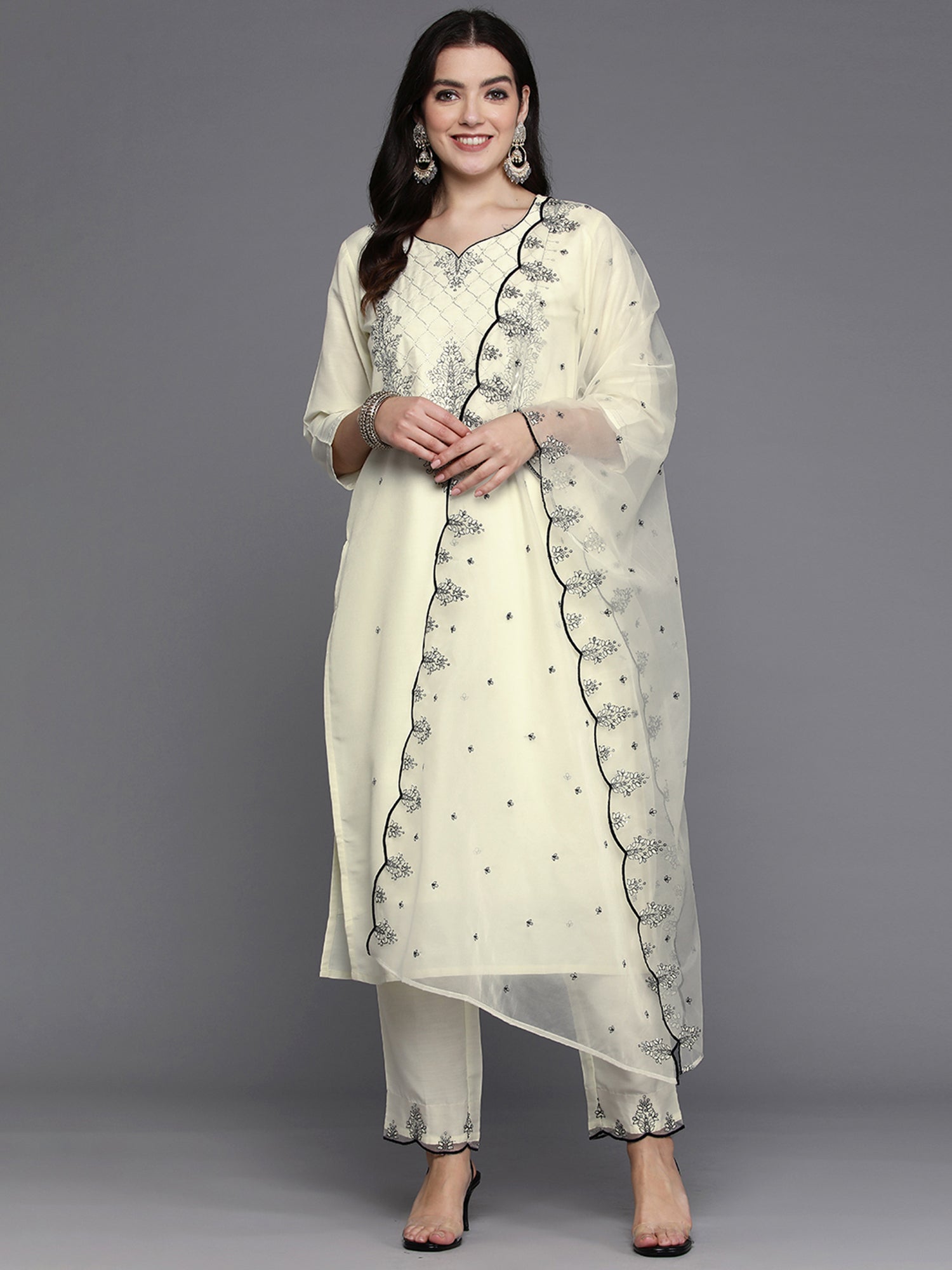 Women's Off White Silk Blend Kurta Set - Taantav