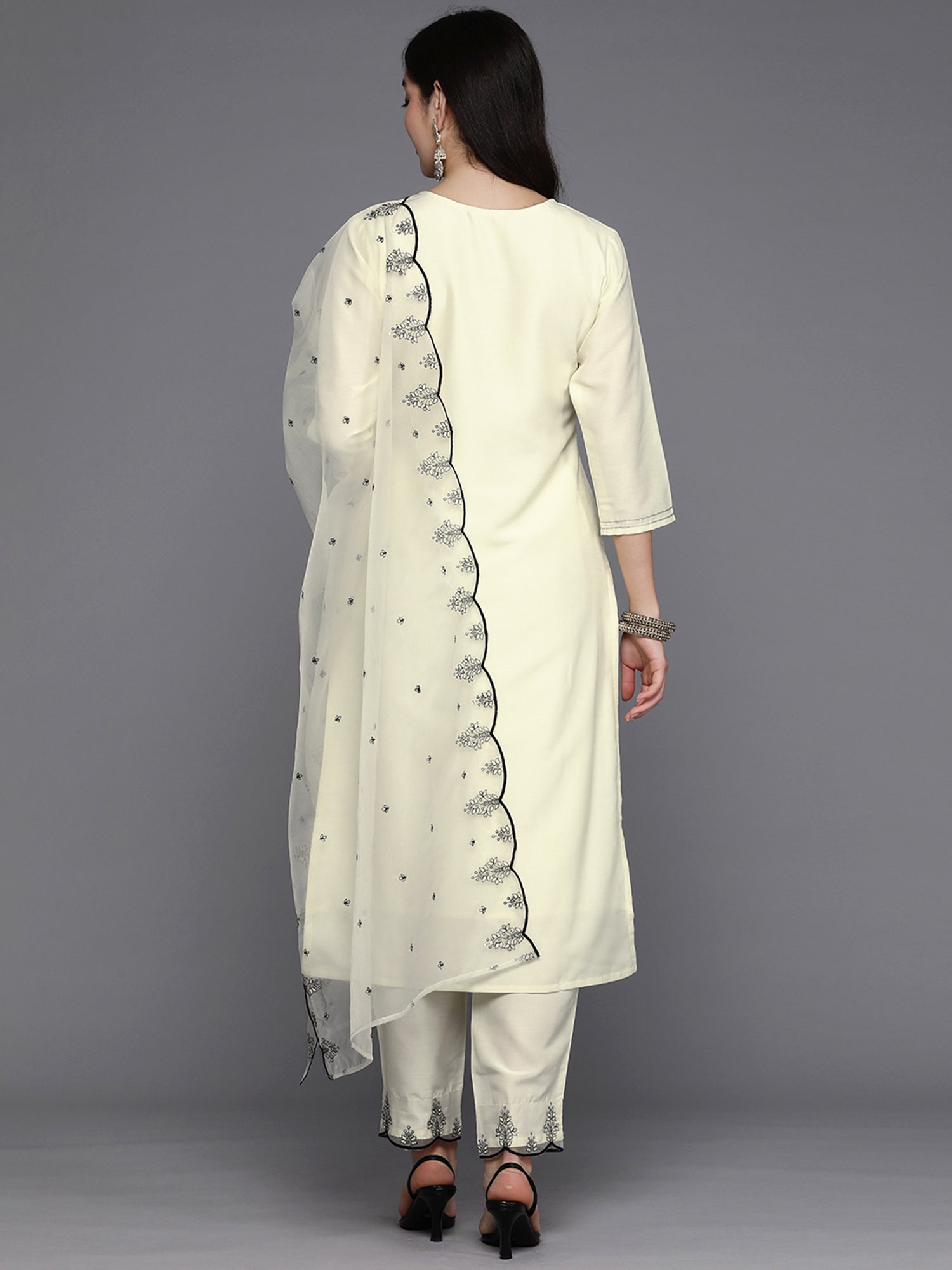 Women's Off White Silk Blend Kurta Set - Taantav