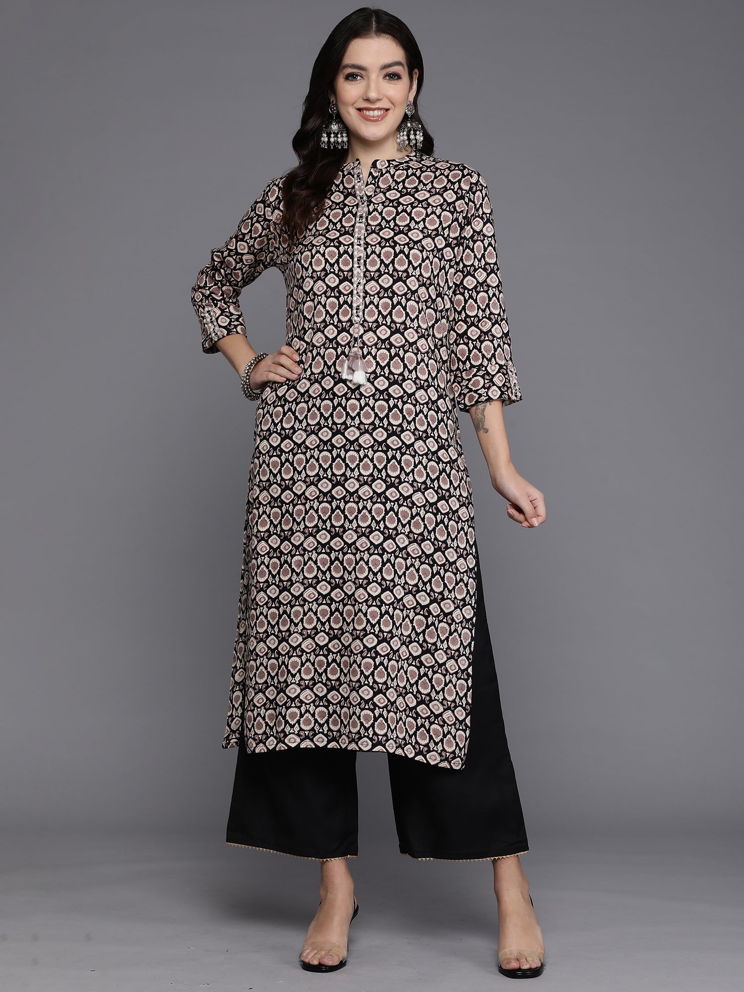 Women's Black Viscose Rayon Kurta - Taantav