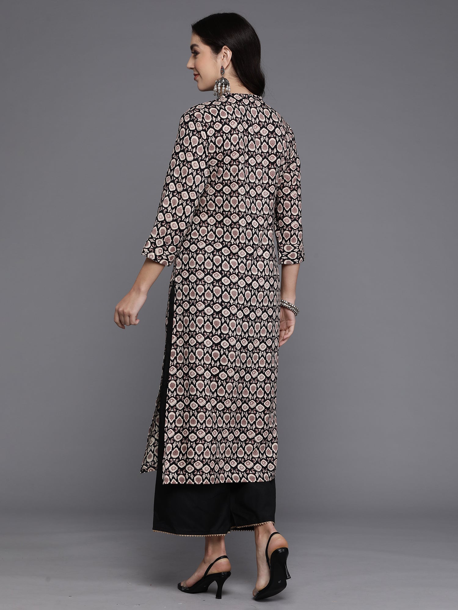 Women's Black Viscose Rayon Kurta - Taantav