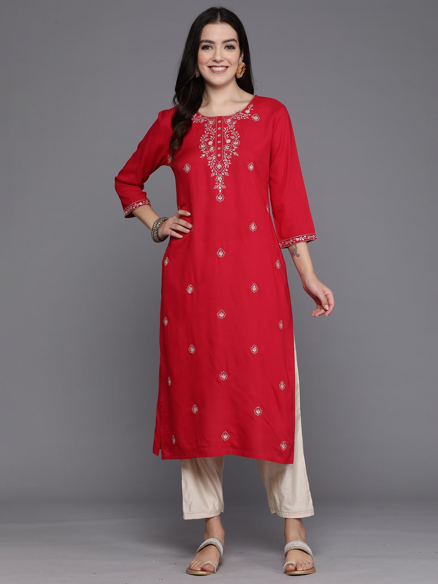 Women's Magenta Viscose Rayon Kurta - Taantav