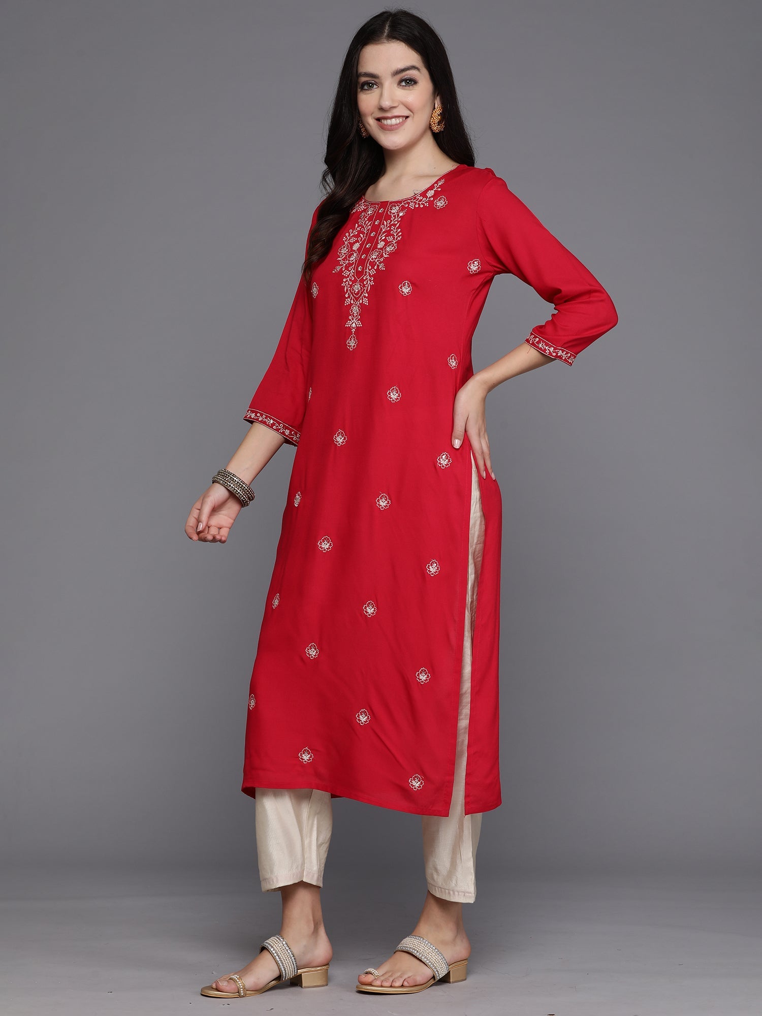 Women's Magenta Viscose Rayon Kurta - Taantav