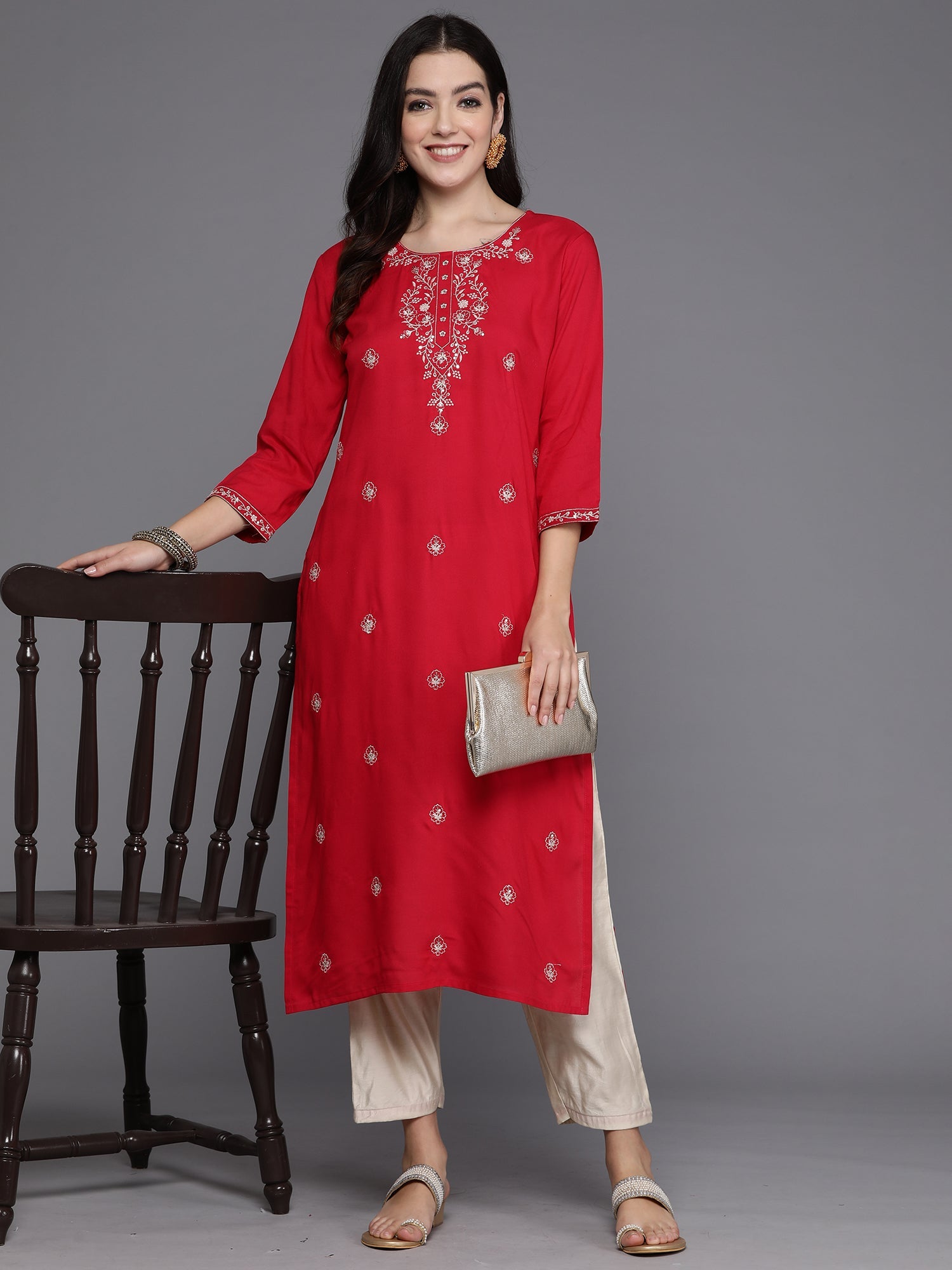 Women's Magenta Viscose Rayon Kurta - Taantav