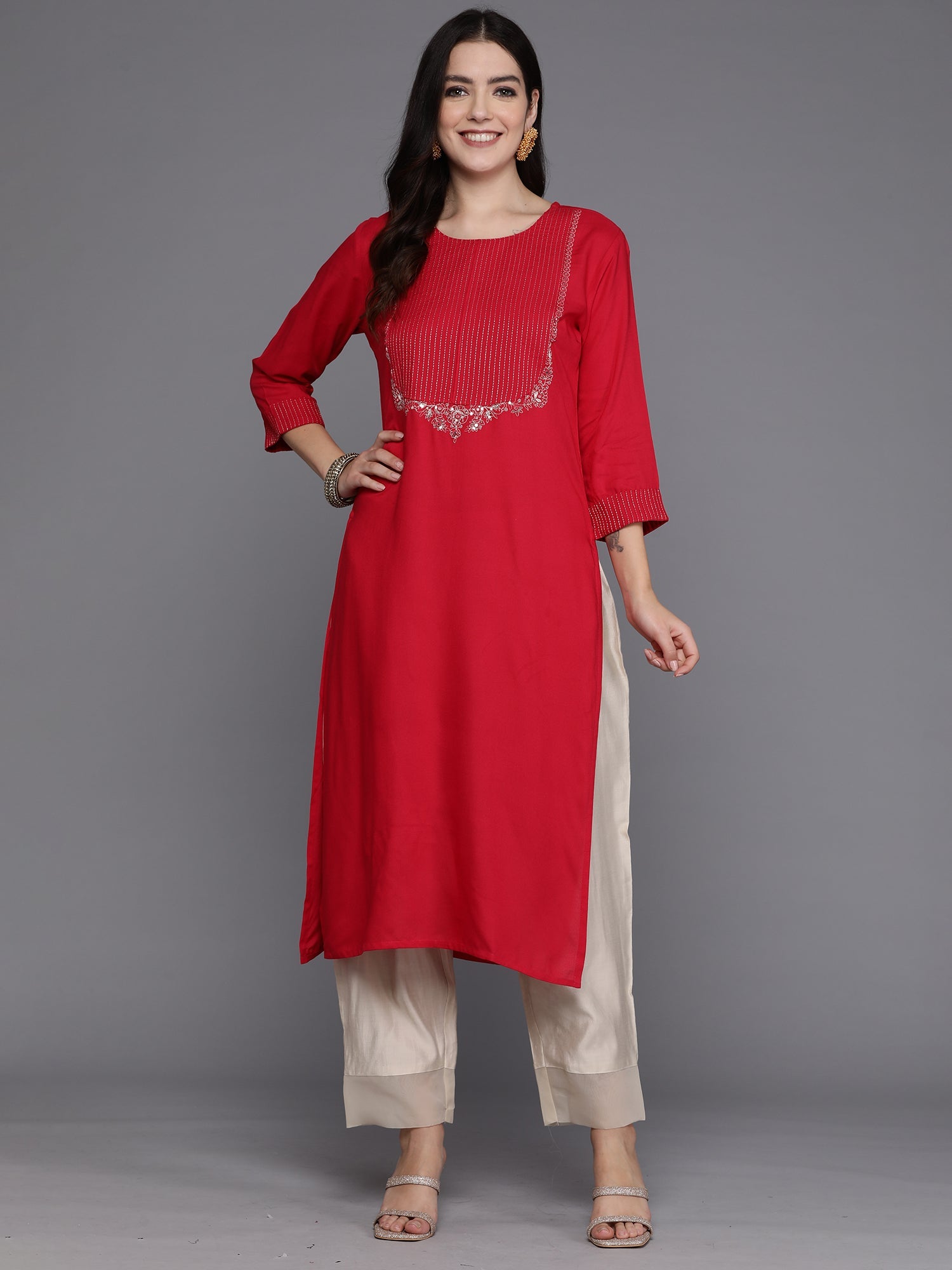 Women's Magenta Viscose Rayon Kurta - Taantav