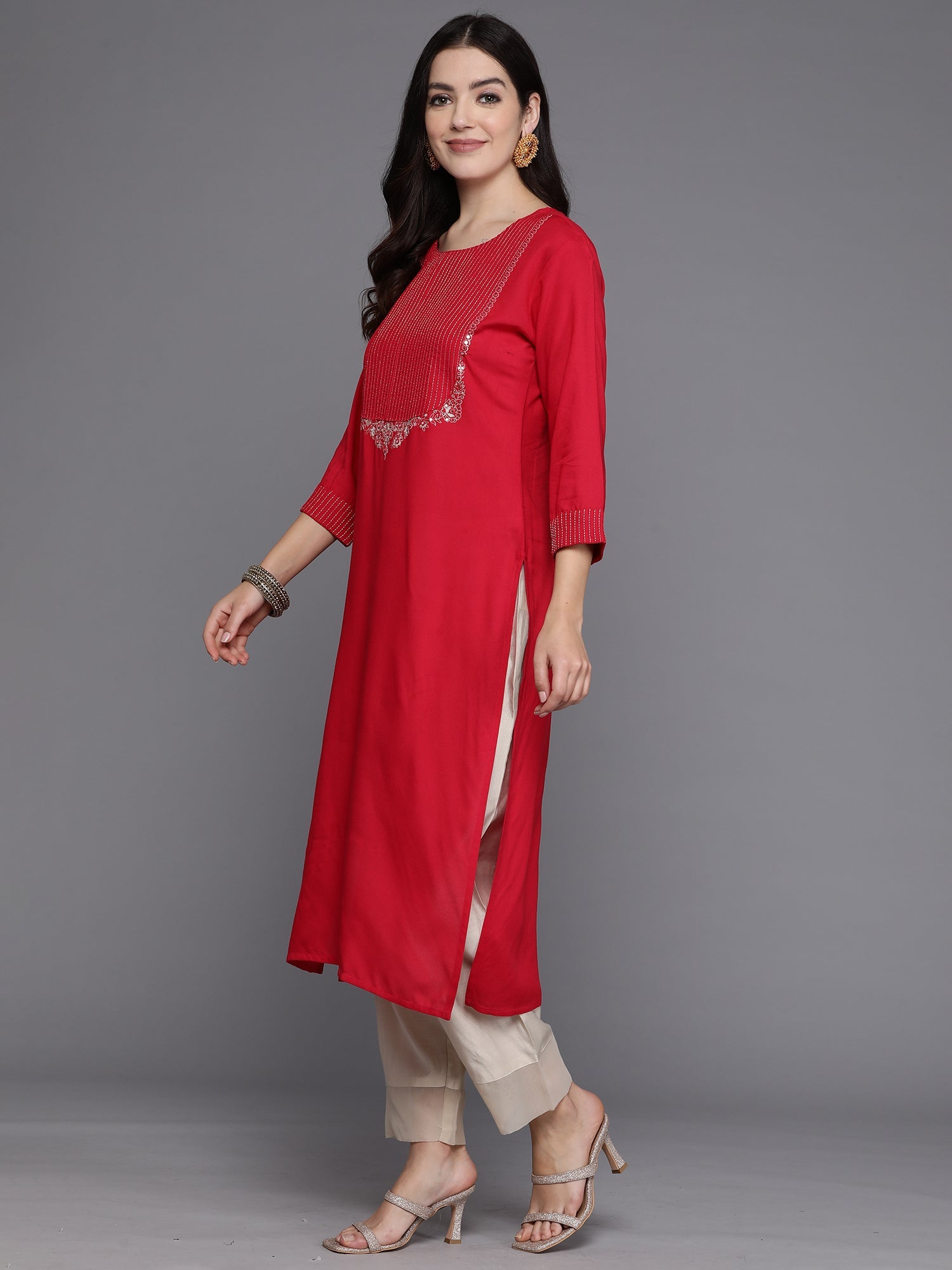 Women's Magenta Viscose Rayon Kurta - Taantav