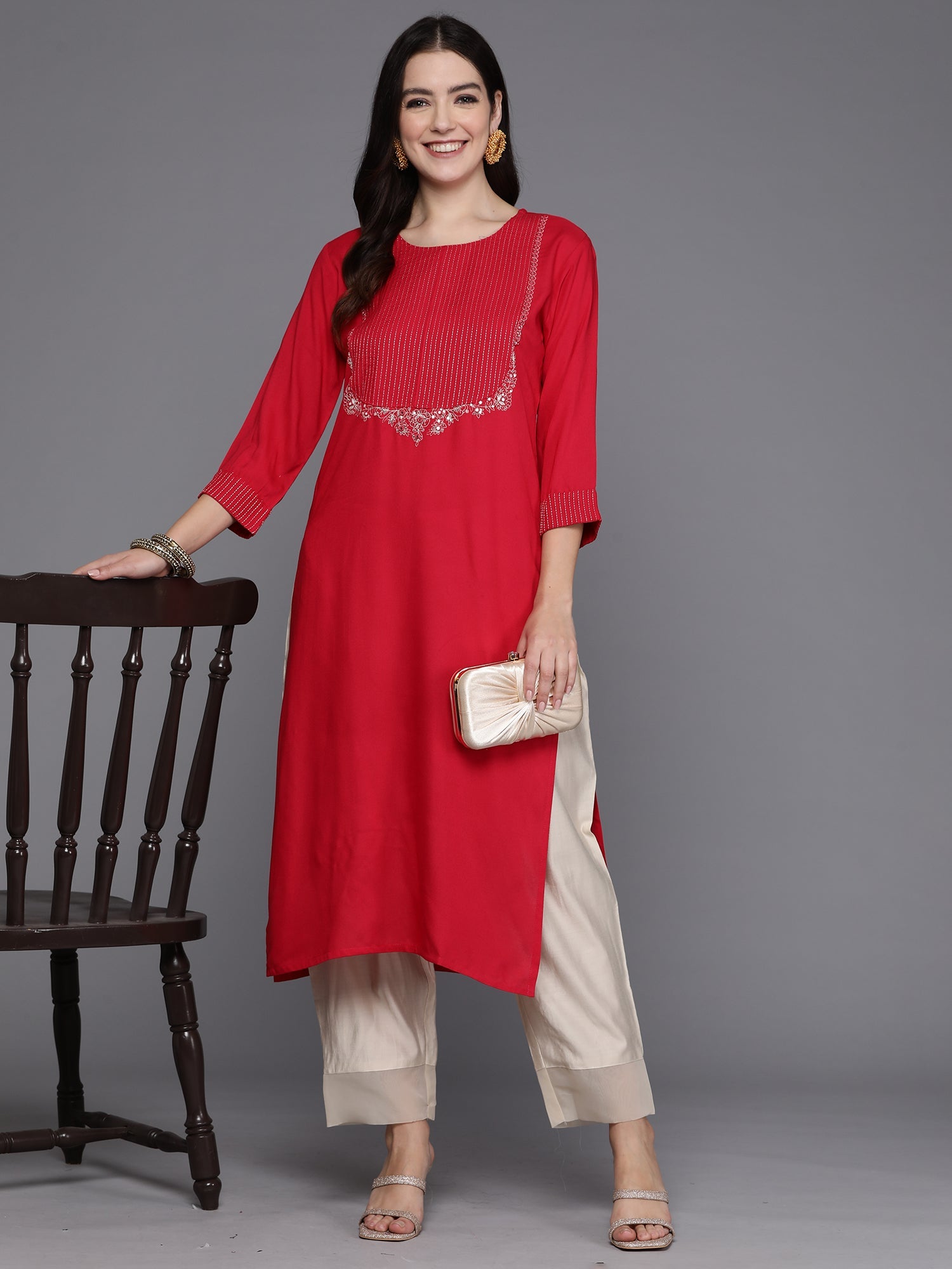 Women's Magenta Viscose Rayon Kurta - Taantav