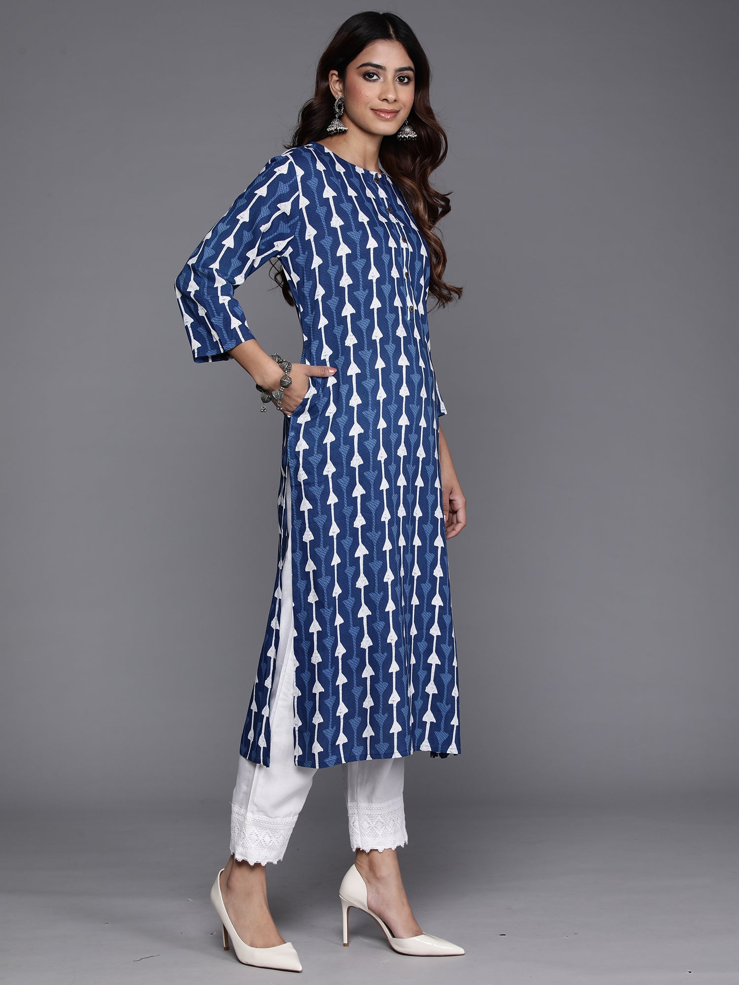 Women's Navy Blue Viscose Rayon Kurta - Taantav